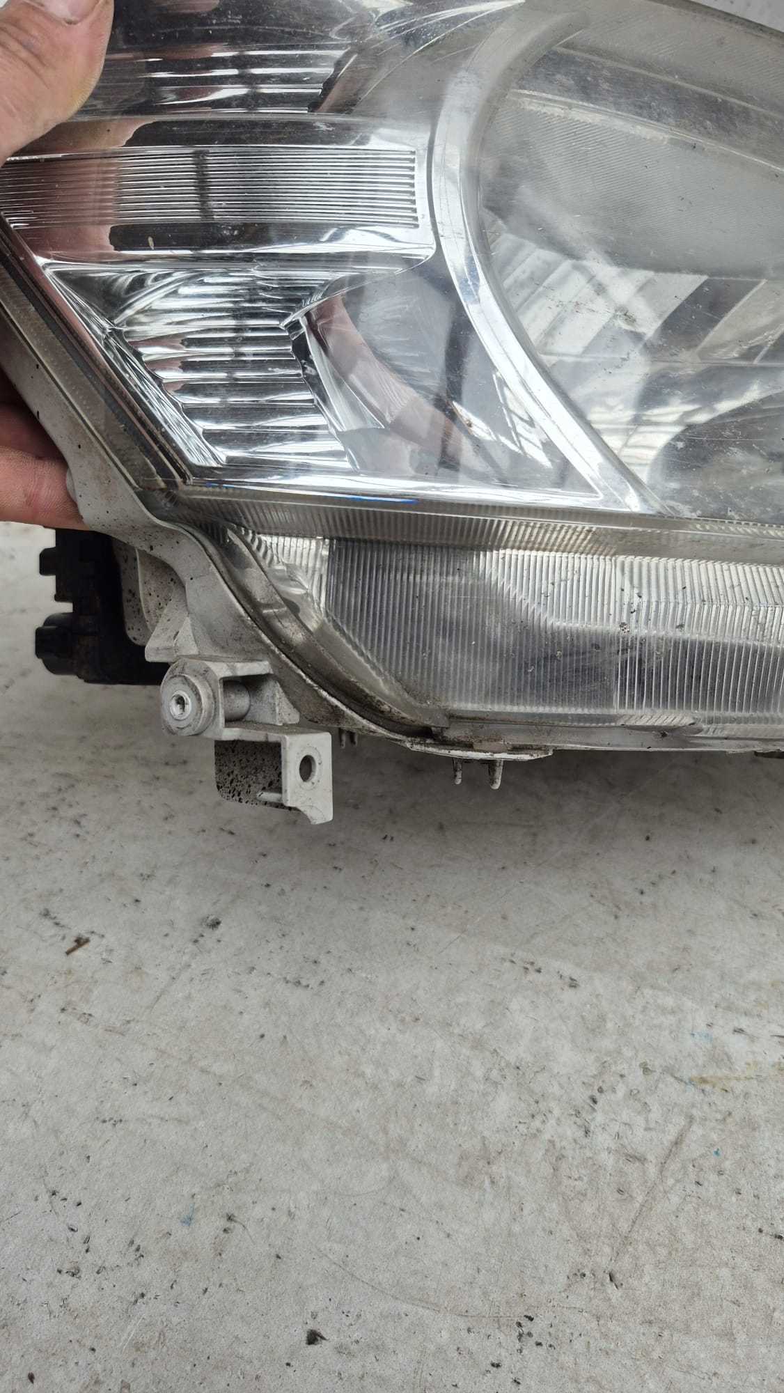 DAIHATSU MATERIA 06- light right front front 100-51860