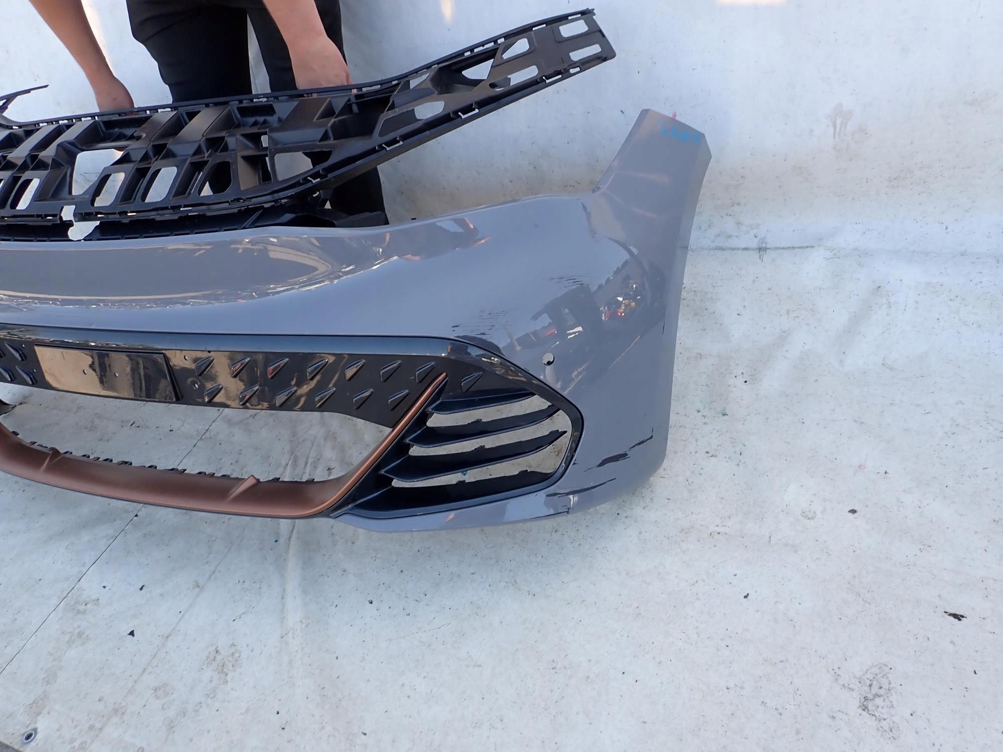 CUPRA BORN 21-> bumper front front PDC
