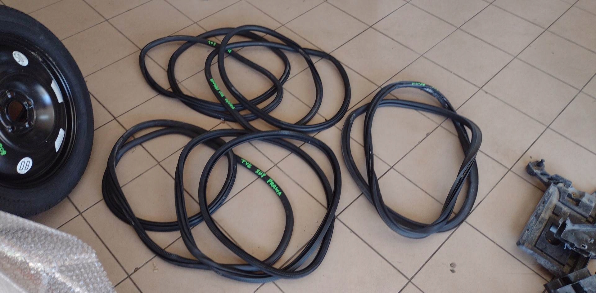 USZCZELKA DRZWI PRZÓD TYŁ KLAPY PEUGEOT 308 T9 20r JAK NOWA