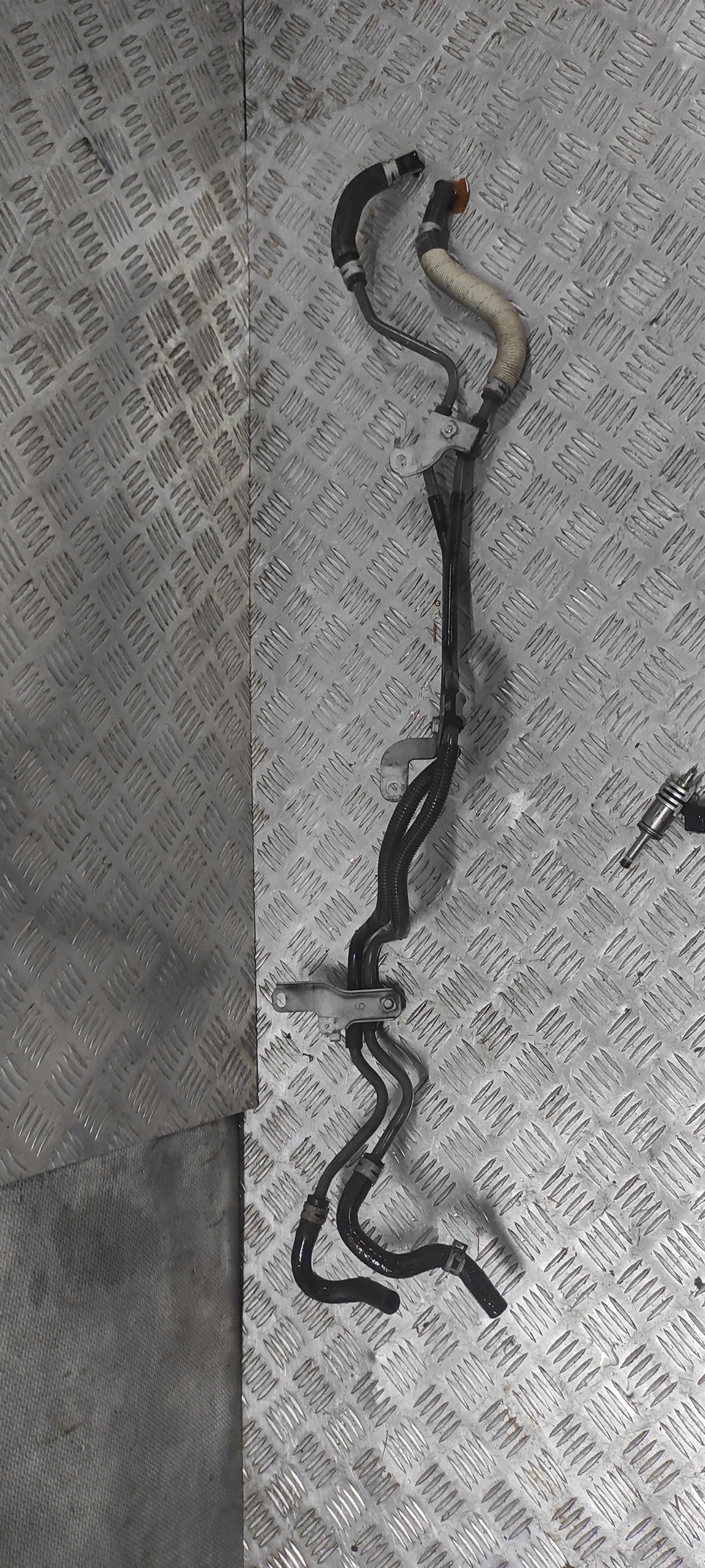 lexus 5.0 трубки газа змейка