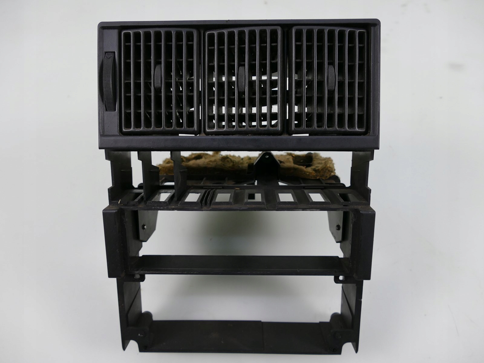 893857183 - AUDI 80 B3 центральна консоль радіо рамка решітка