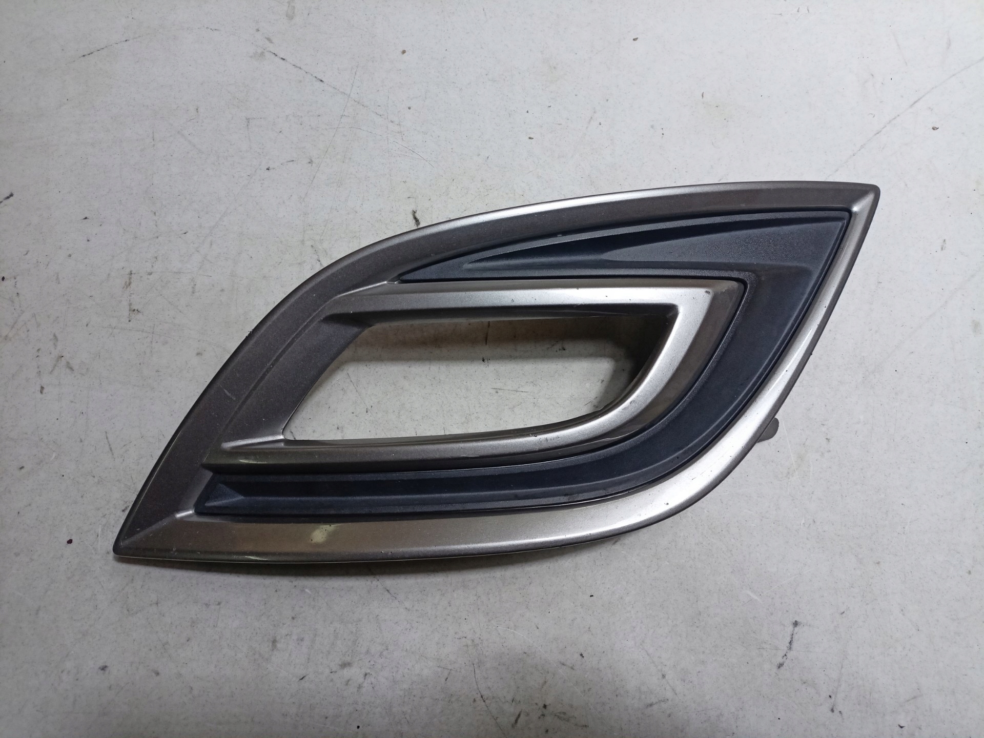 grid of a bumper left side Mazda CX-9 facelift 2012 TE70-50C21