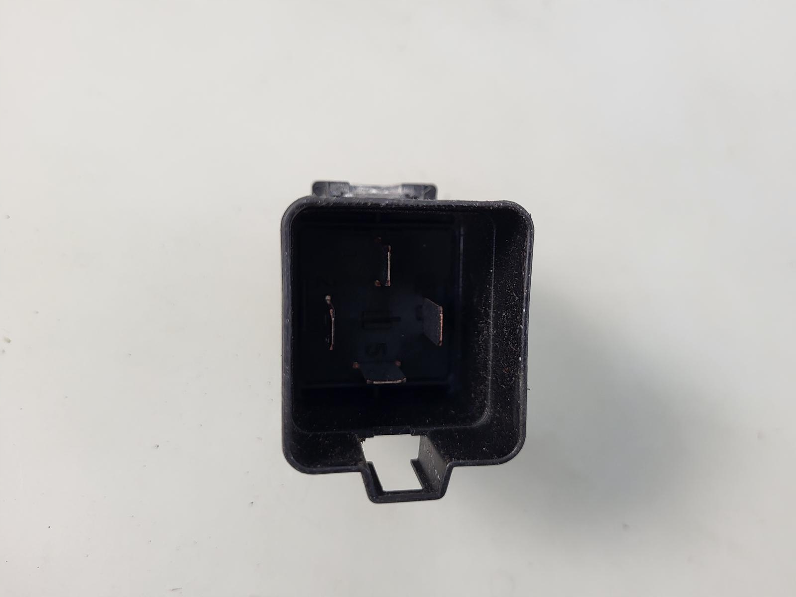 relay module 2.0 d Range Rover EVOQUE L538 LIFT V23136-B1001-X51