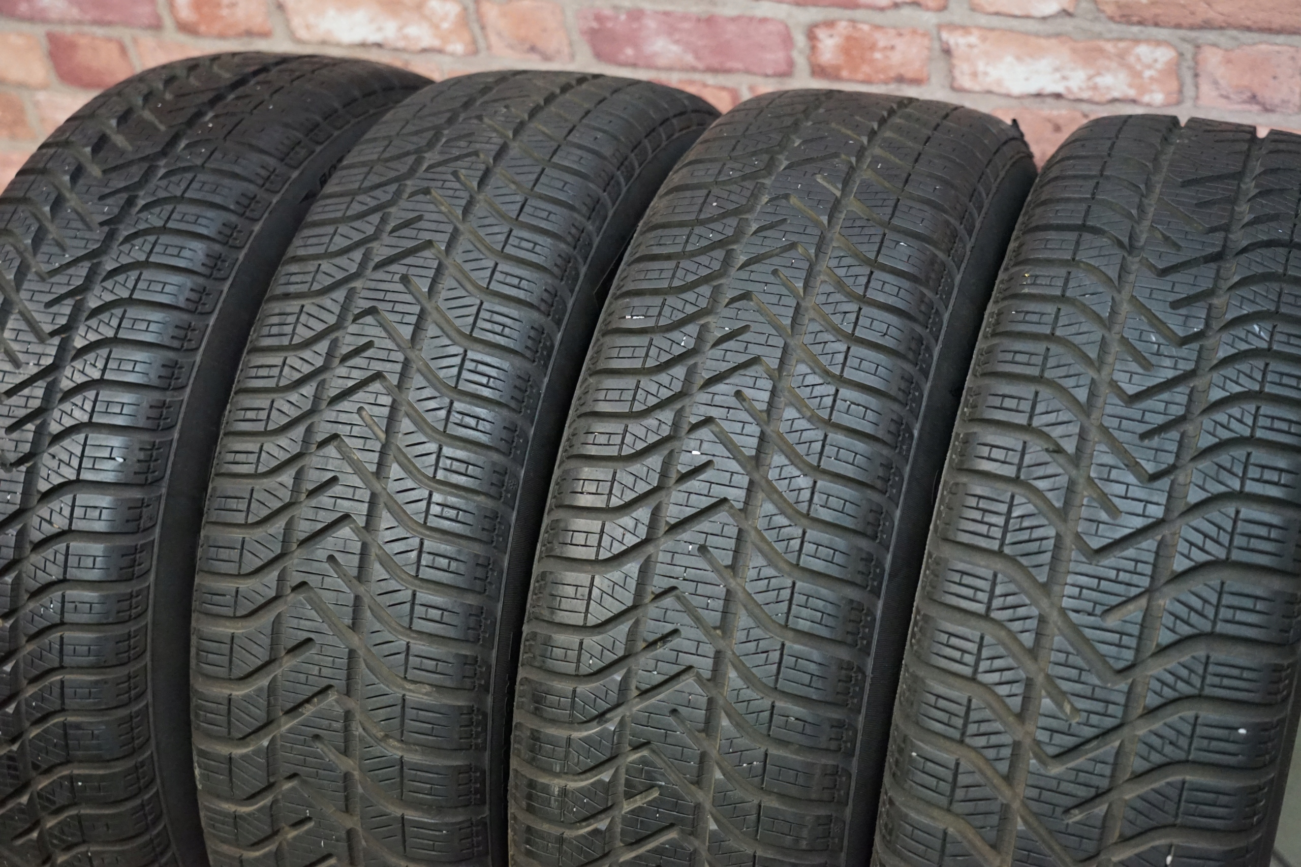 195/70R16 PIRELLI SNOWCONTROL 3