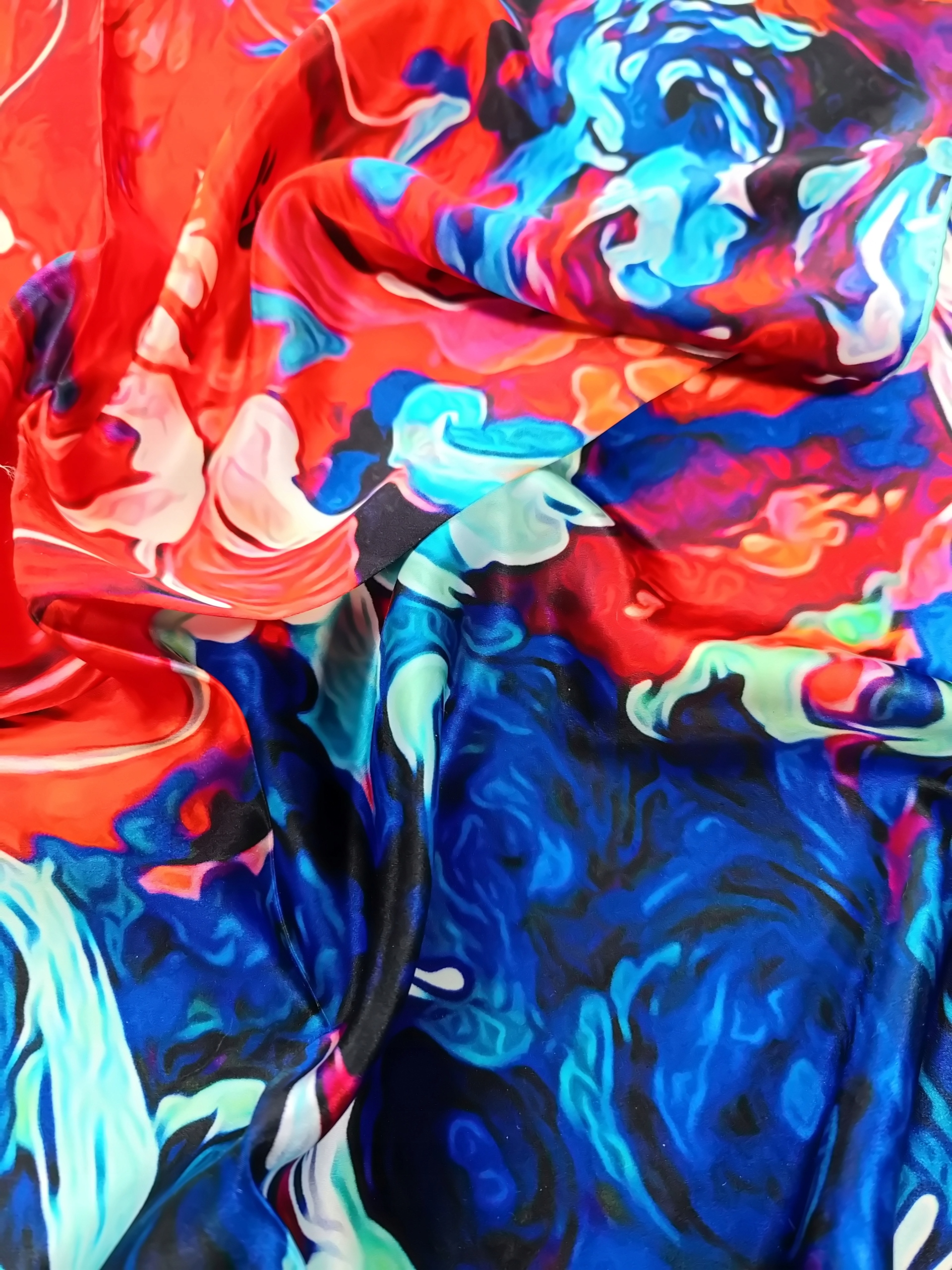 APASZKA JEDWABNA CHUSTA 100% JEDWAB NATURALNY MORWOWY MARKA JAKOŚĆ Cechy dodatkowe brak