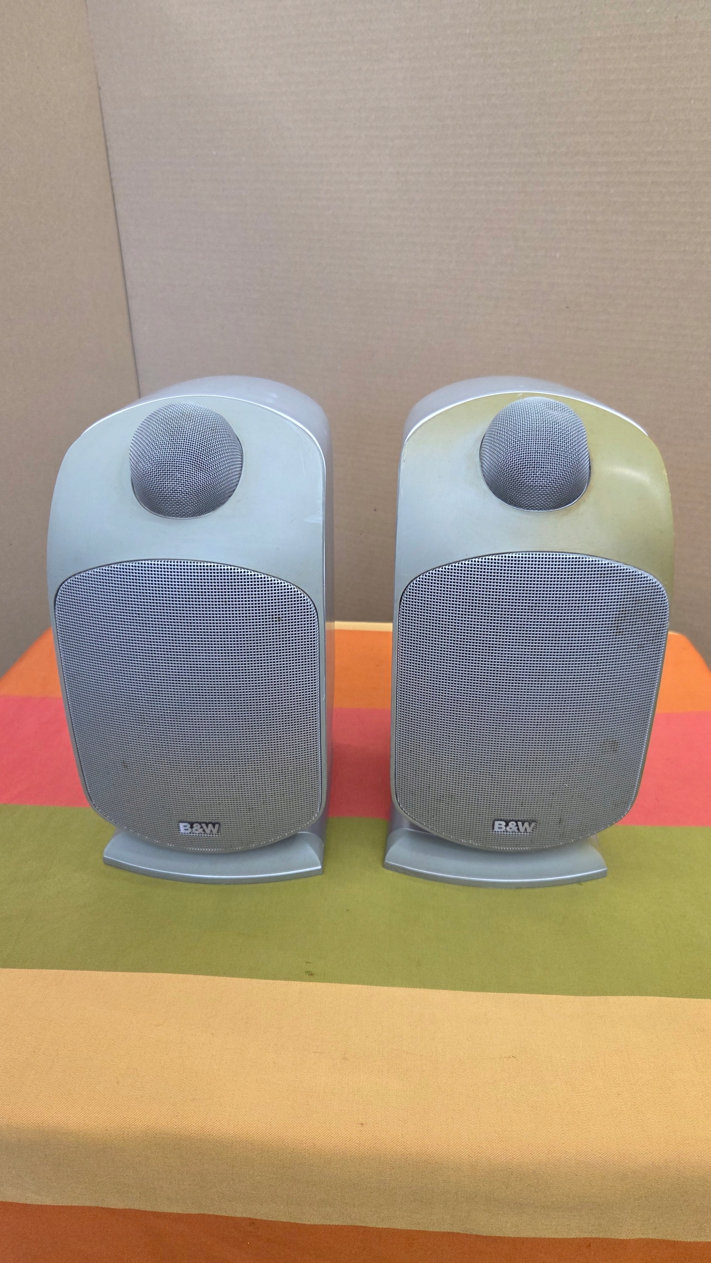 Kolumny Bowers & Wilkins LM1