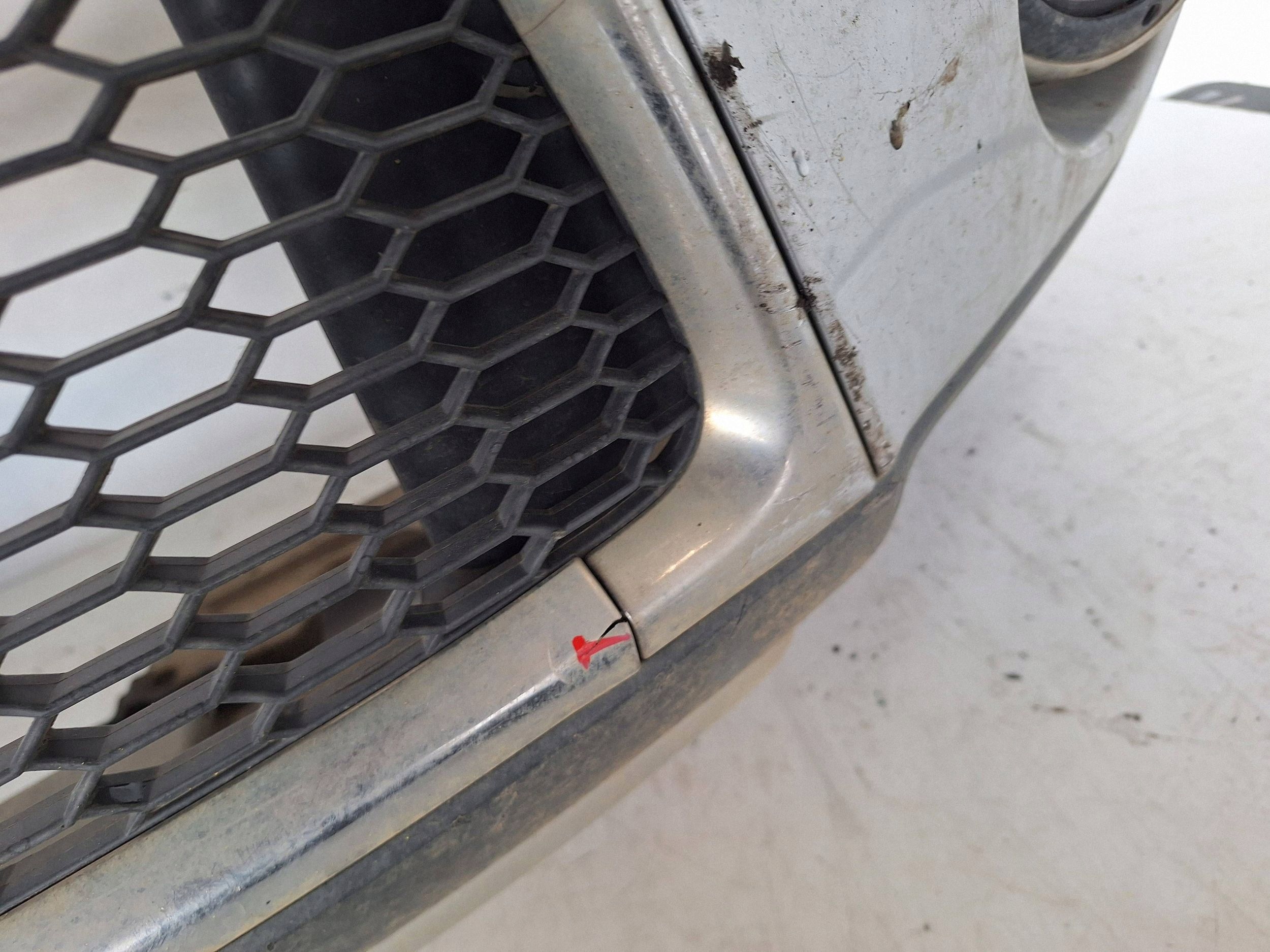 MITSUBISHI OUTLANDER II LIFT 10-13 bumper + XENON