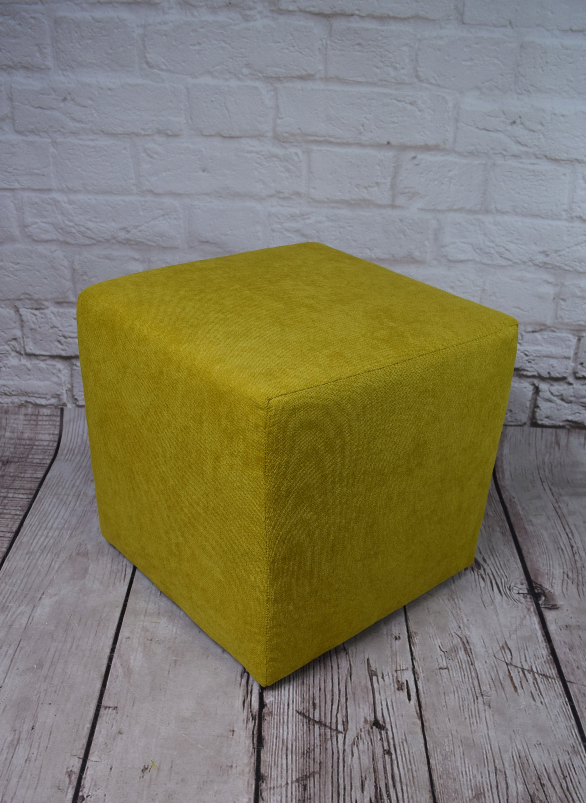 PUFA kwadratowa 40x40 RICO jodełka welur kolory Kod producenta 1