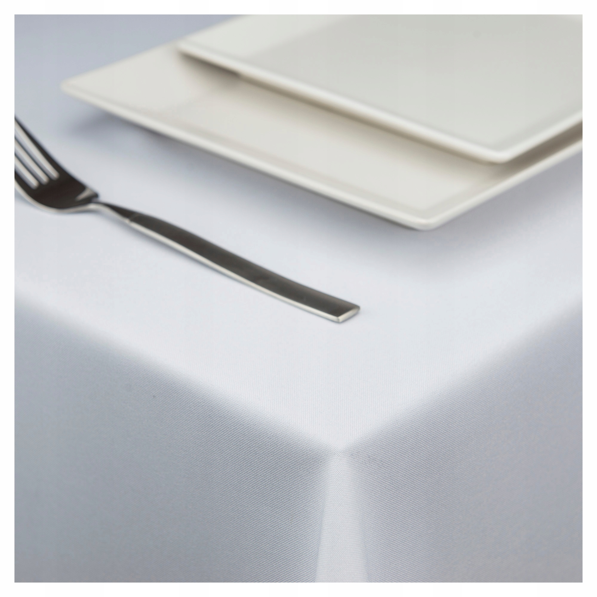 ELEGANCKI GŁADKI PROSTOKĄTNY OBRUS BIAŁY 140X220 Typ obrus