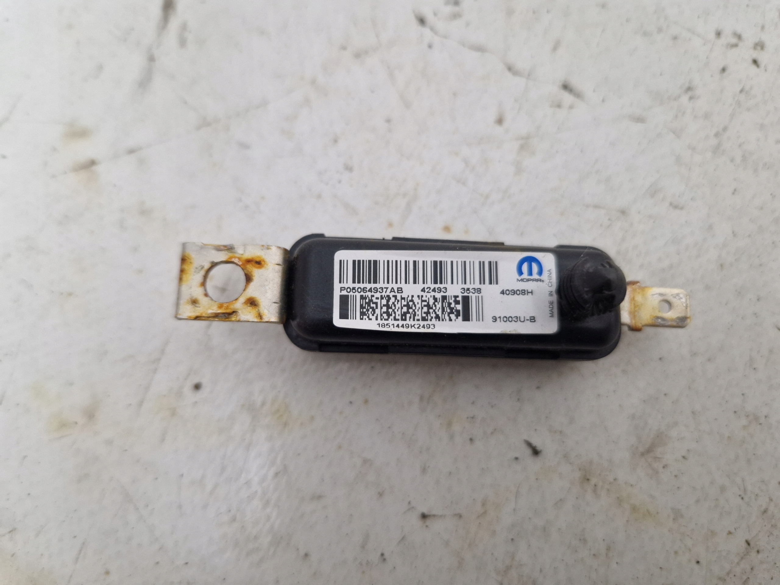 DODGE CHALLENGER CHARGER 15- module amplifier aerial sensor P05064937AB U