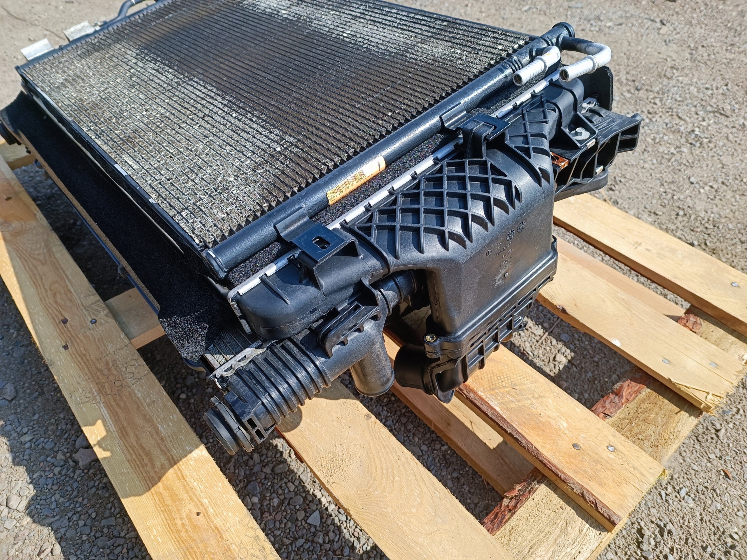 chladič ventilátor intercooler chladiče Ford Flex 3.5 Ecoboost 2013