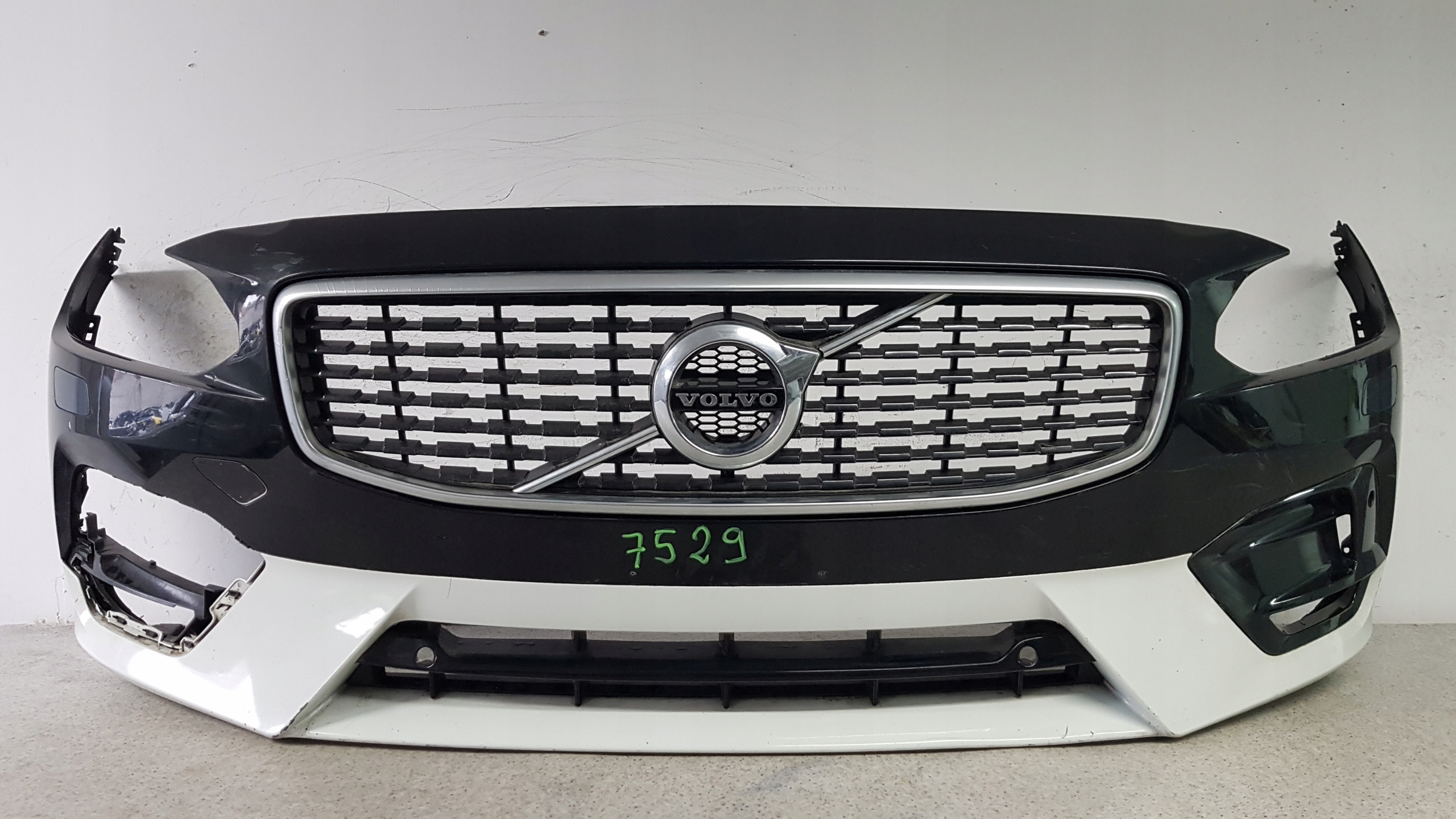 VOLVO V90 S90 R-design 2016 - bumper front 7529