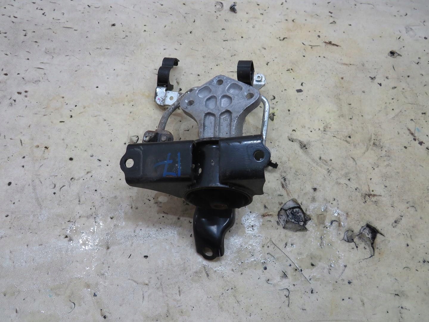 лапа подушка Двигателя левый suzuki VITARA III 1.6