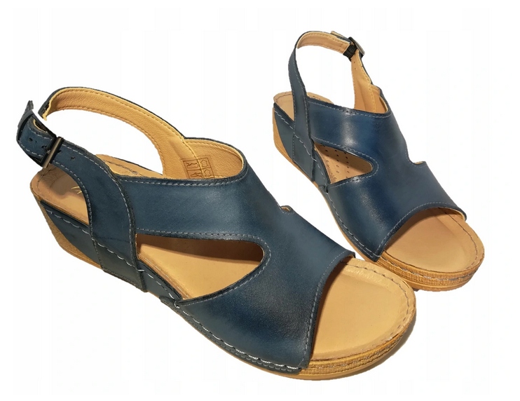 

64. Uniwersał obszywane sandały na koturnie s.nat.