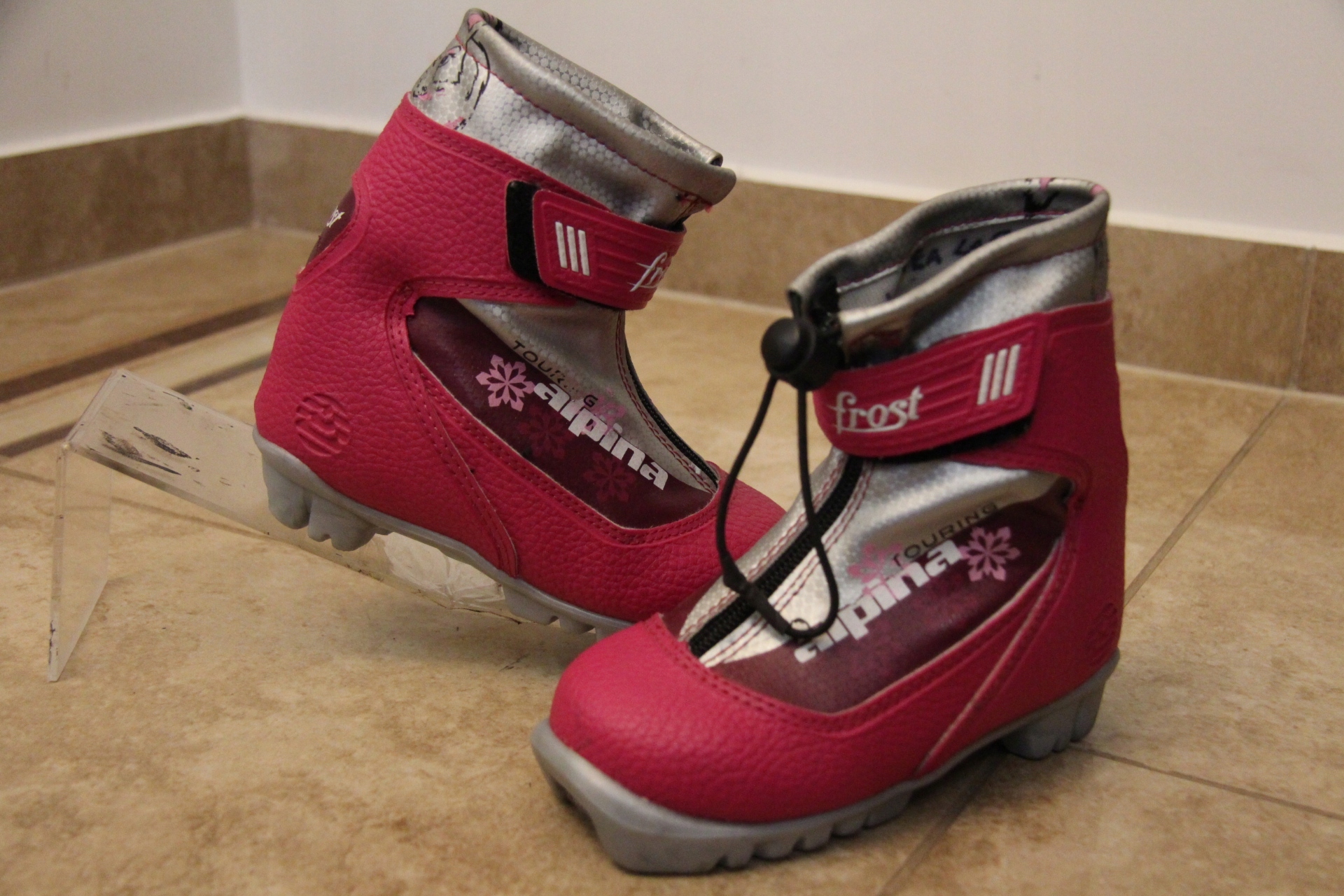 ALPINA FROST NNN - ROZ.27/17,5CM - OCIEPLONE Marka Alpina