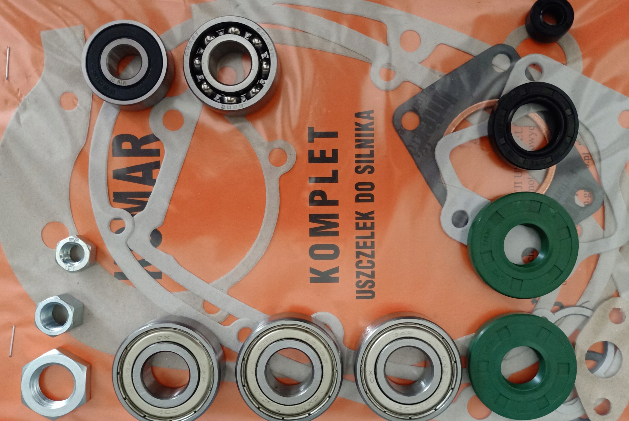 ZESTAW ŁOŻYSKA USZCZELKI USZCZELNIACZE KOMAR Producent inny