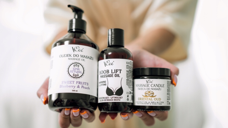 OLEJEK DO MASAŻU MACADAMIA&JOJOBA OILS 200ML Marka VCee