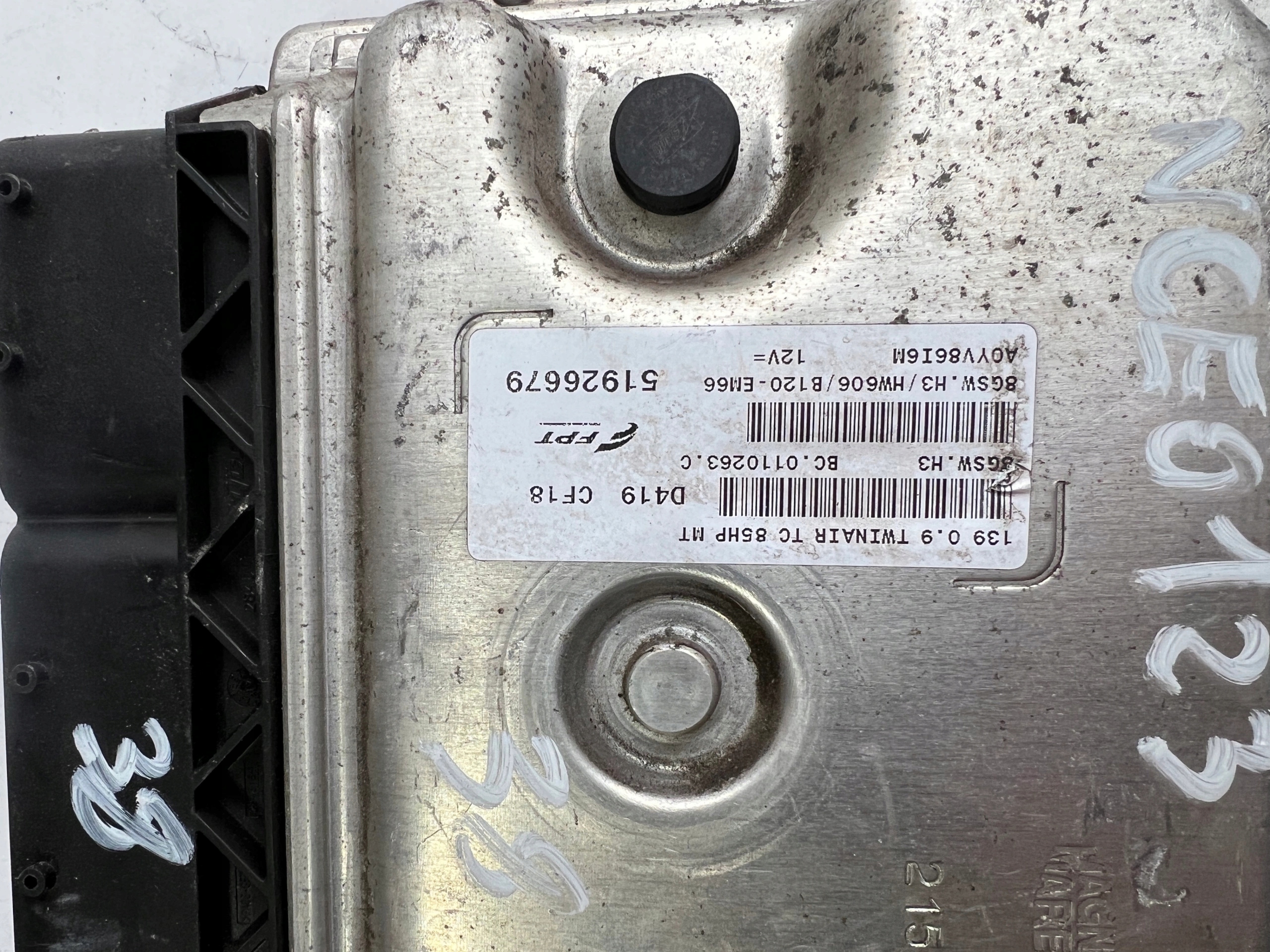 FIAT PANDA 0.9 T 51926679 computer ECU Originale