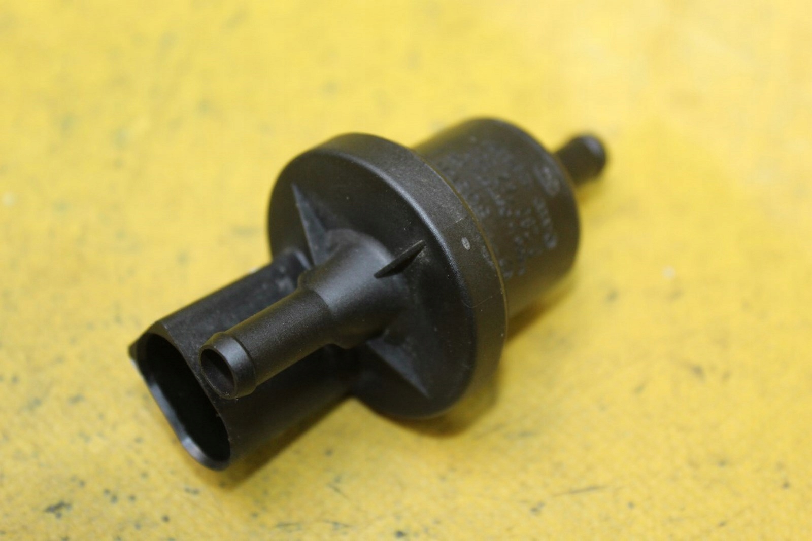 ZAWÓR ODPOWIETRZENIA A4 B6 3.0 ASN 1C0906517