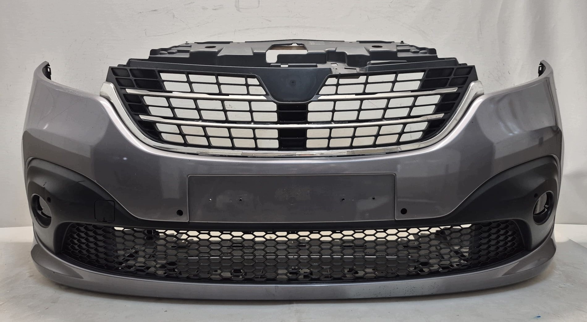 RENAULT TRAFIC III 3 OSOBOWY 14- bumper front front PDC 620223916R