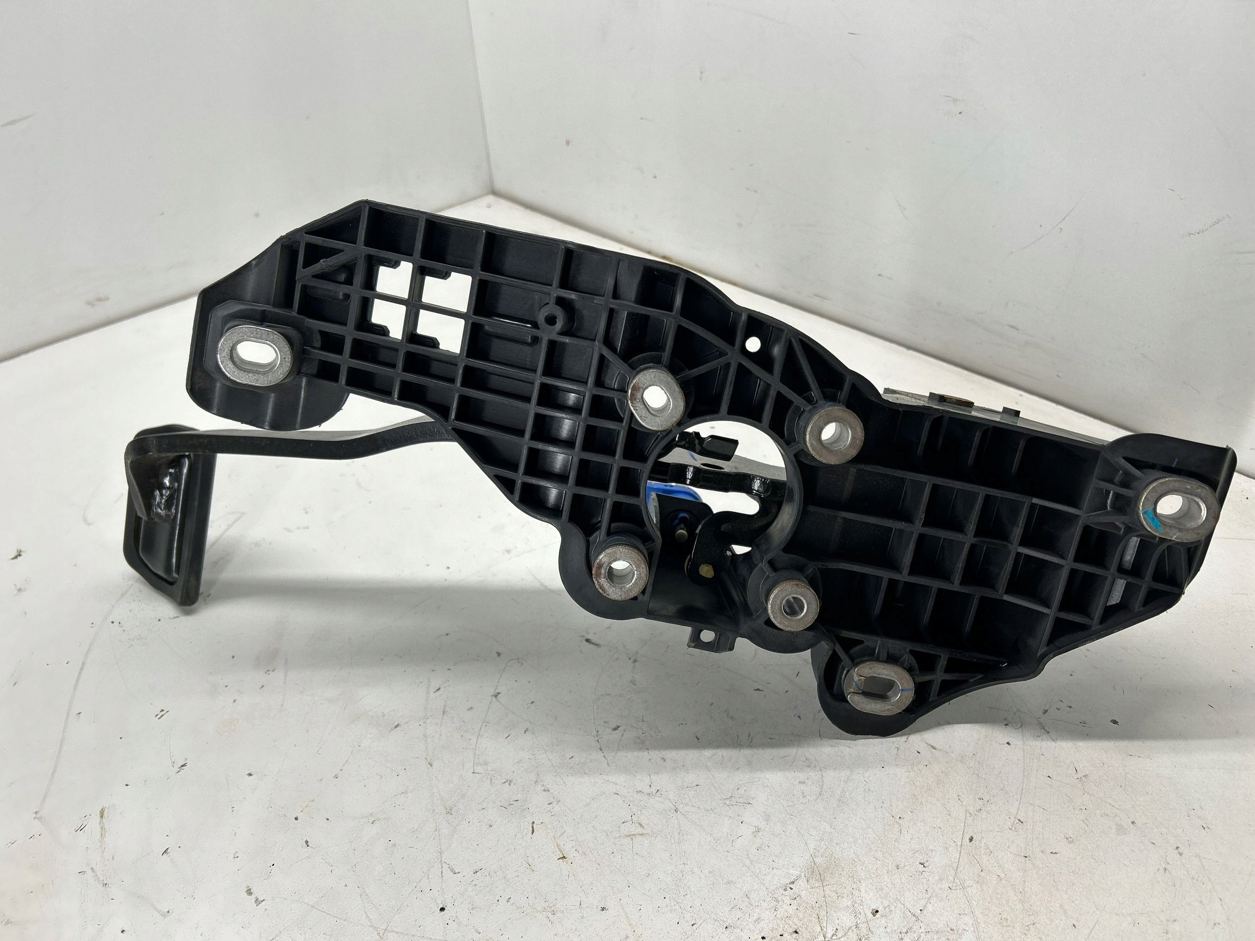 FORD Edge II 2015 педаль тормоза