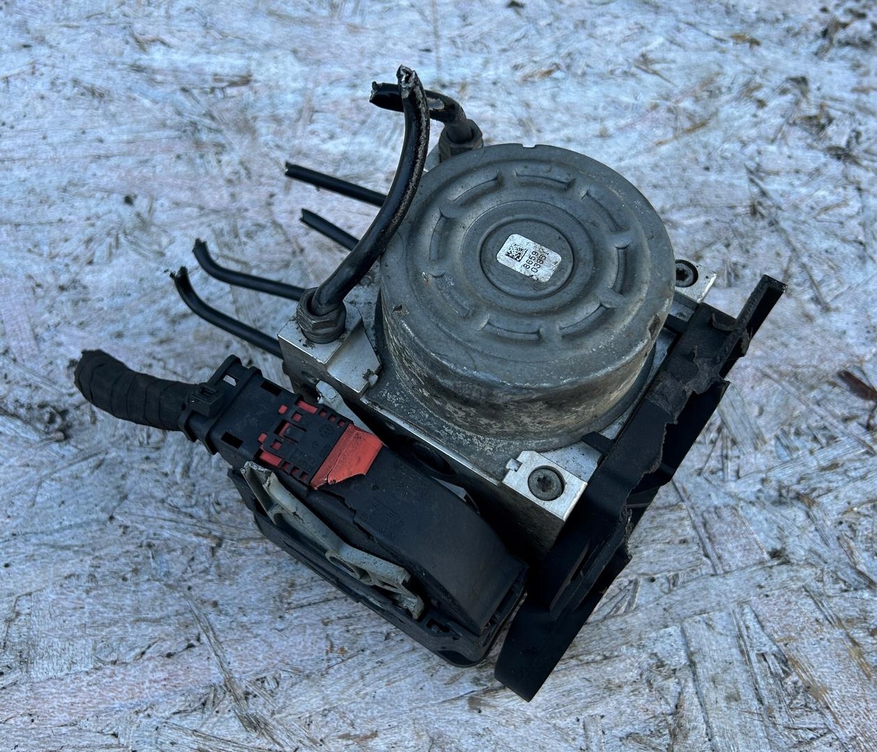pump control unit ABS VW PASSAT B8 14- 3Q0614517R 3Q0907379R