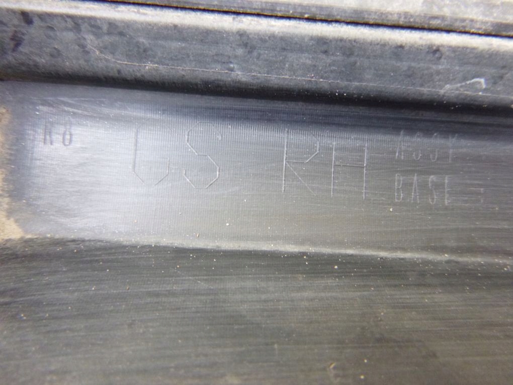 Lexus GS III GS450h moulding door right