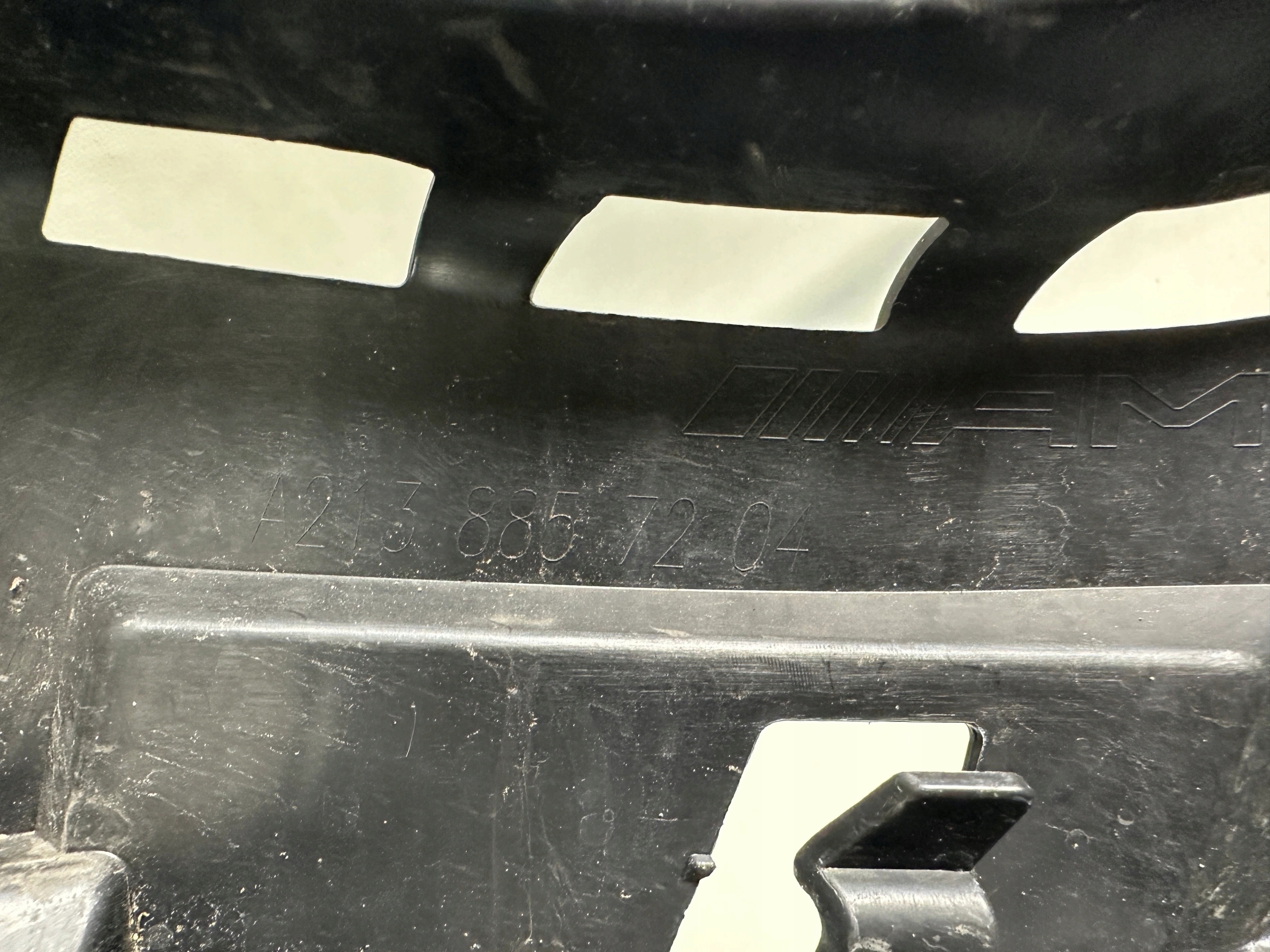 MERCEDES W213 SUPPORT CONSOLE PARE CHOC DROITE A2138857204
