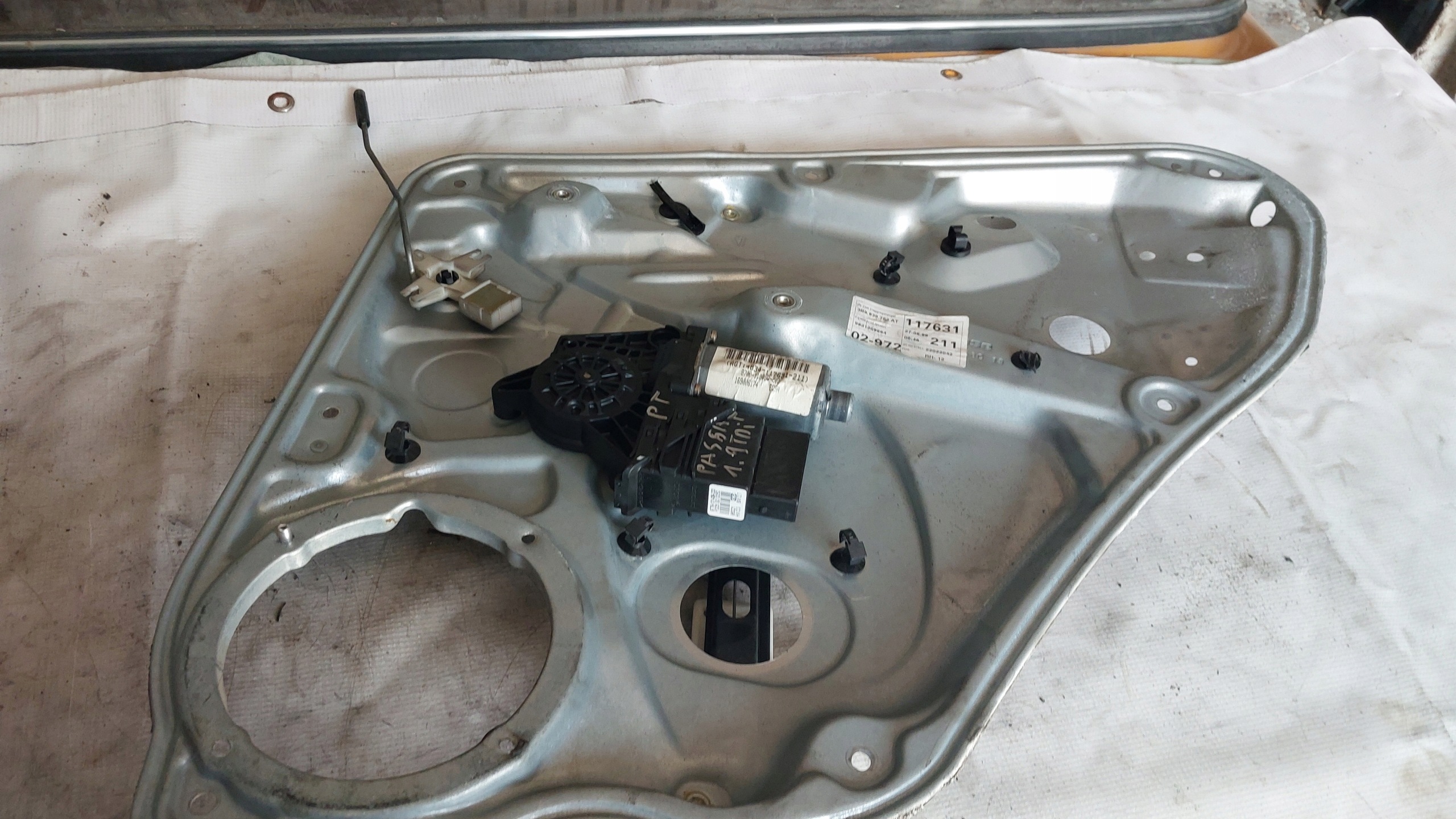 VW PASSAT B5 window regulator rear part right 3B9839752AT 3B4837756C
