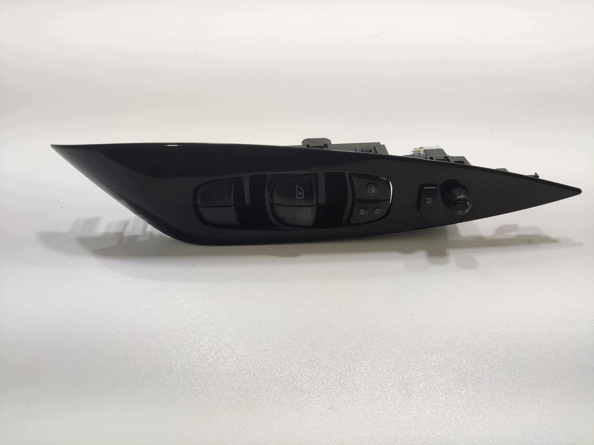 PANEL ablak nyomógomb bal eleje NISSAN LEAF és 2011-2017 25401-3NA0B