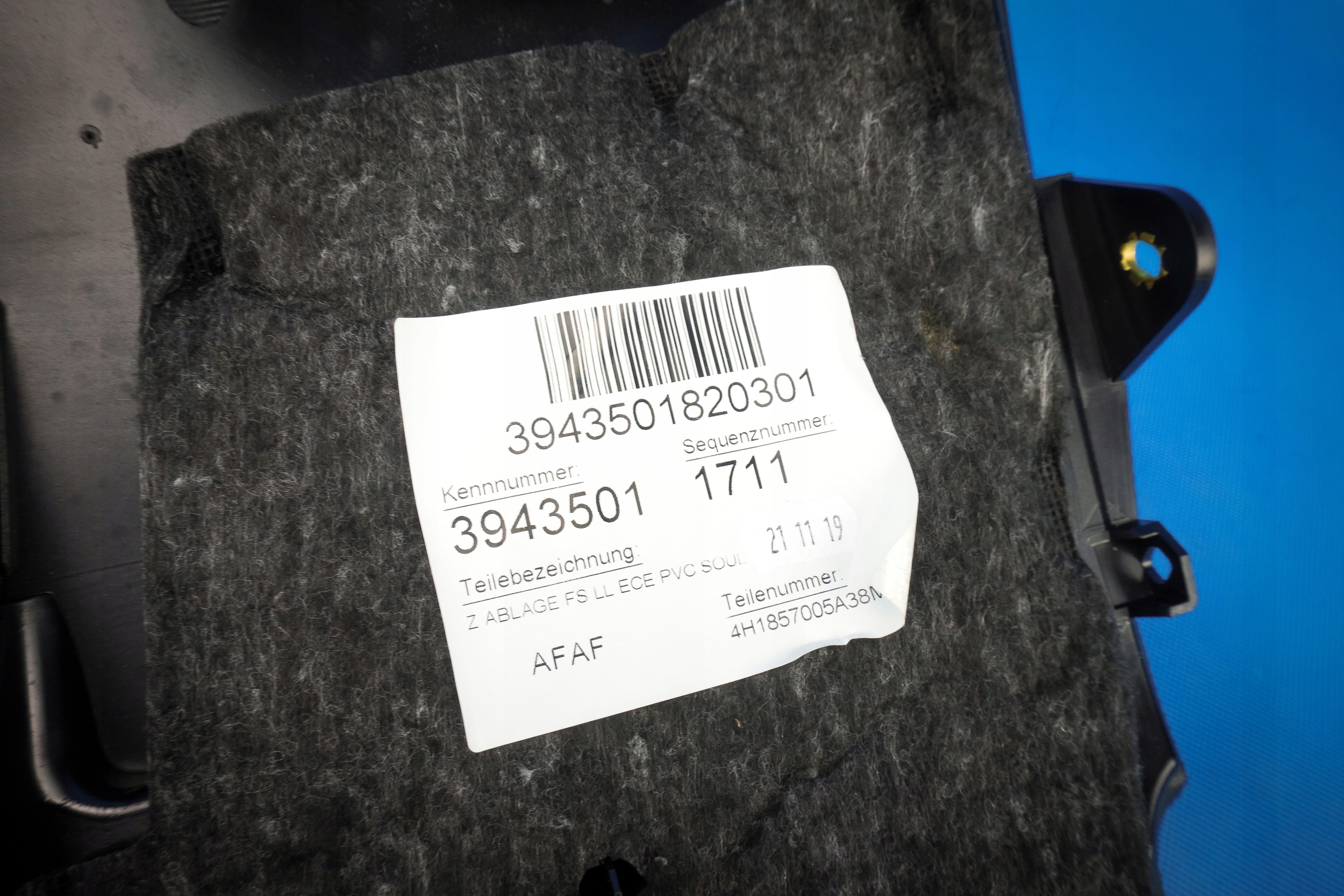 cover cap below steering wheel, Audi A8 S8 4H1857005A