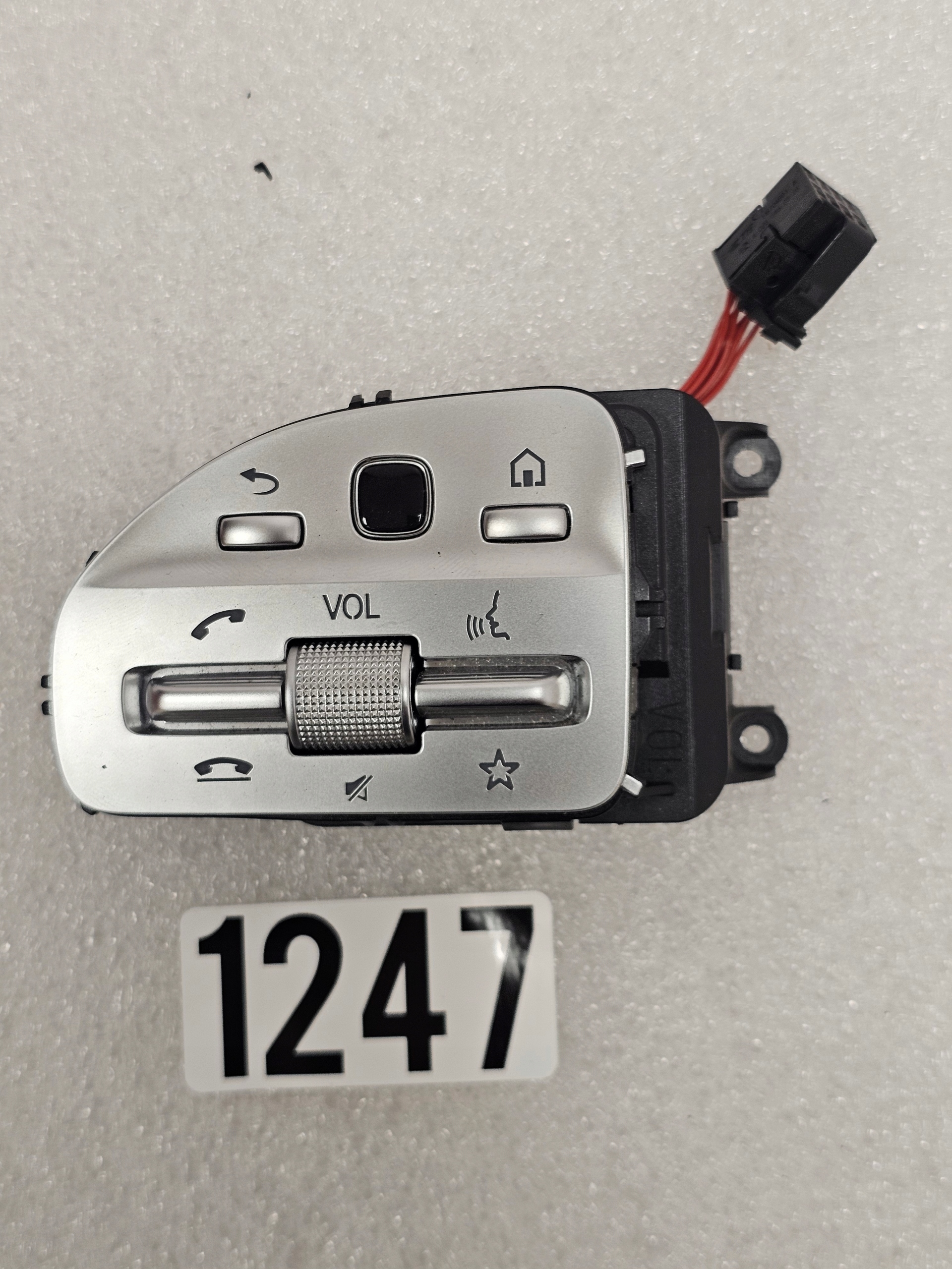 Zdjęcie produktu Przycisk Kierownicy Sterowanie Mercedes AMG - A0999051304