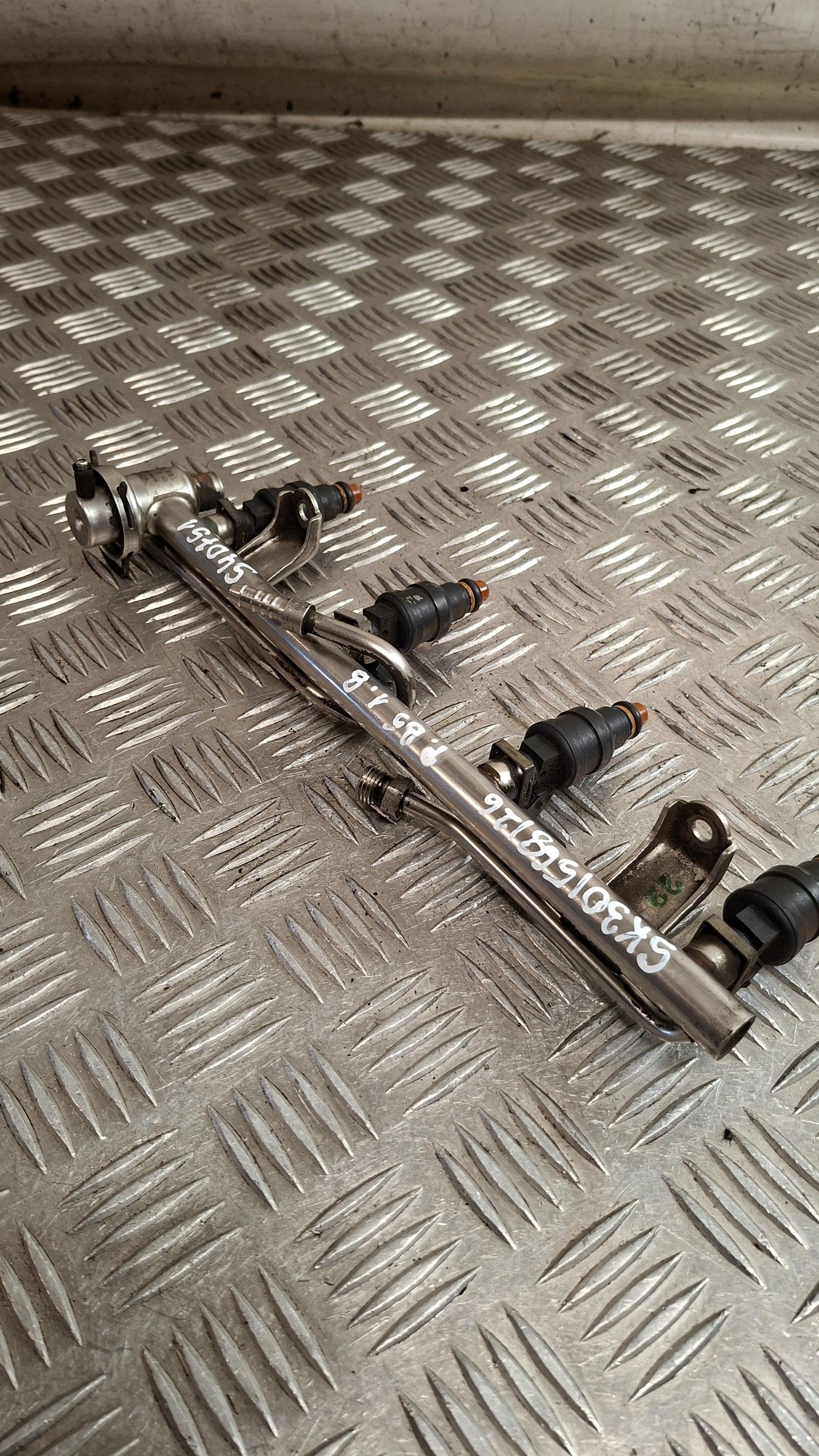 Rampe injection VW PASSAT B5 1.8