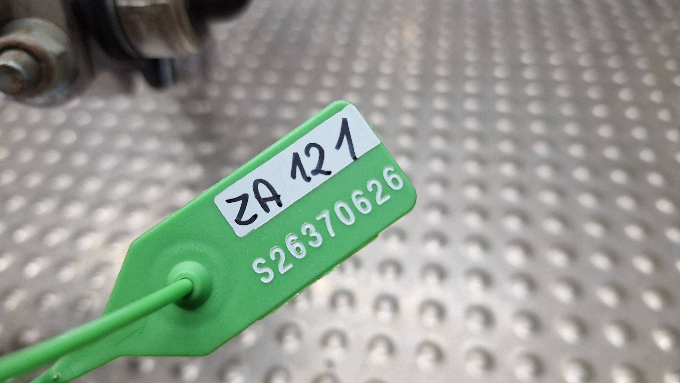 otoč čepu pravý předek 8E0258F 8E0407258F AUDI A4 B6 B7 EXEO 1.9TDI