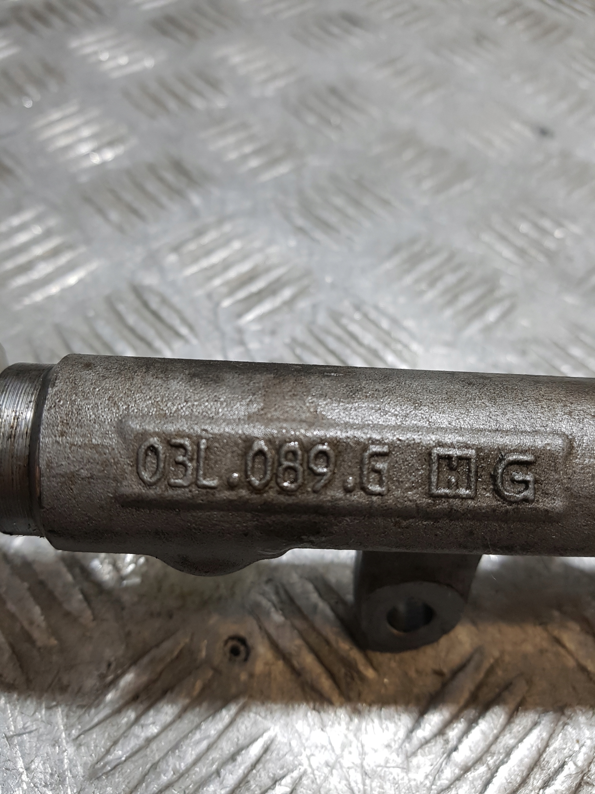 Rampe injection VOLKSWAGEN PASSAT B6 03L089G 0281006002