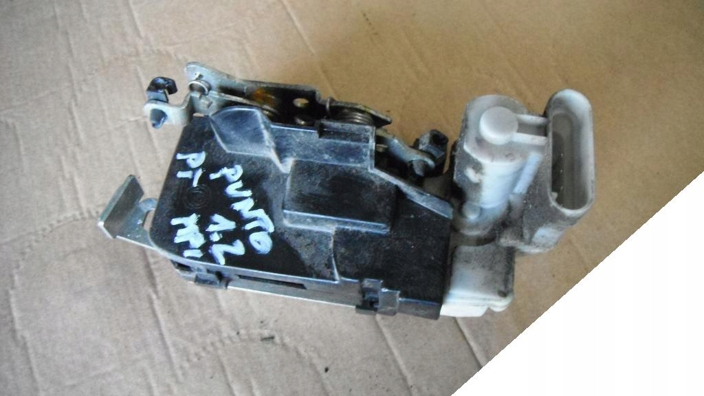 PUNTO II 1.2 02r ZAMEK Z DRZWI PRAWY TYŁ 4 PINY