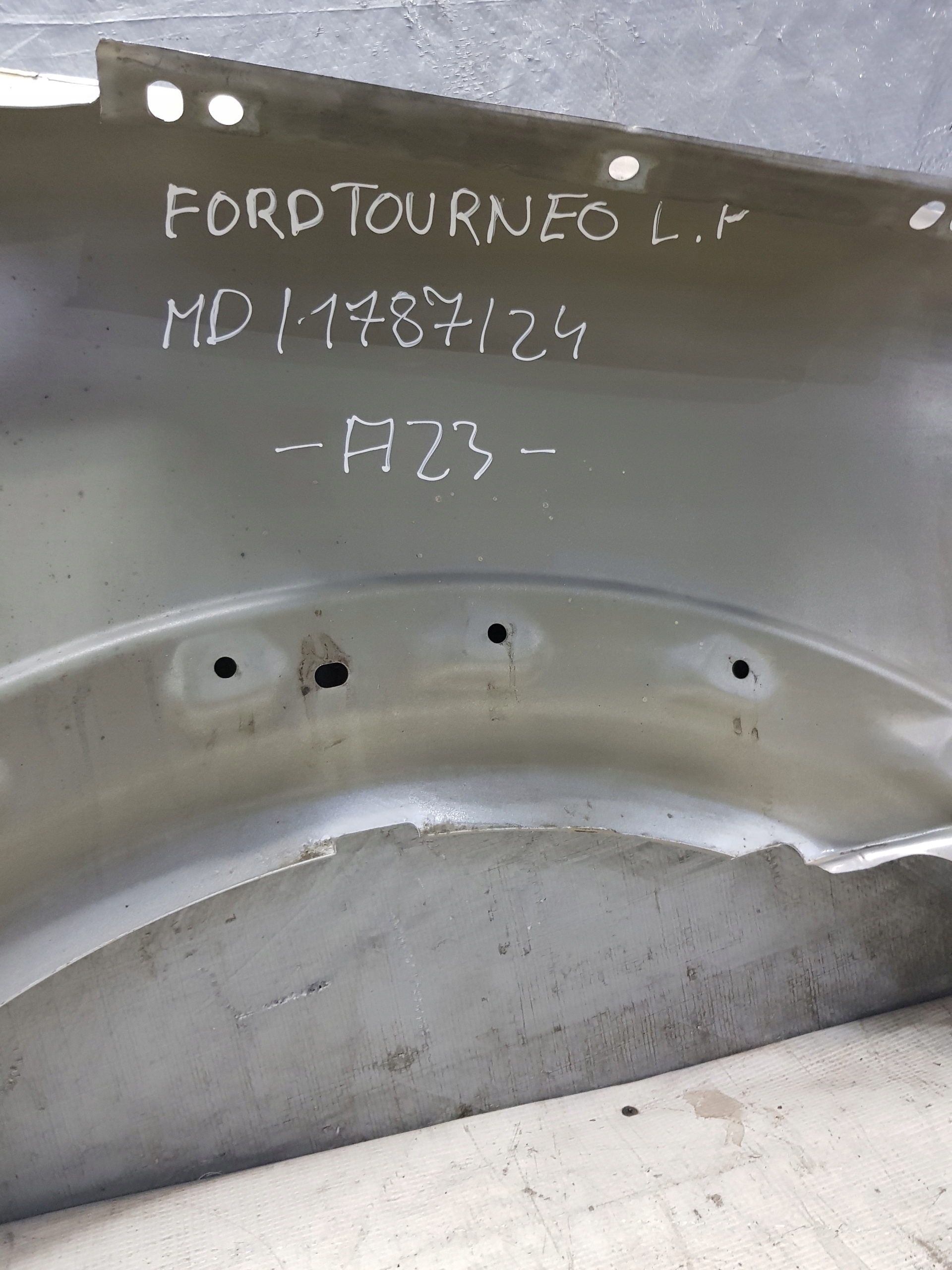 fender FORD TOURNEO MK1 left front SREBRNY