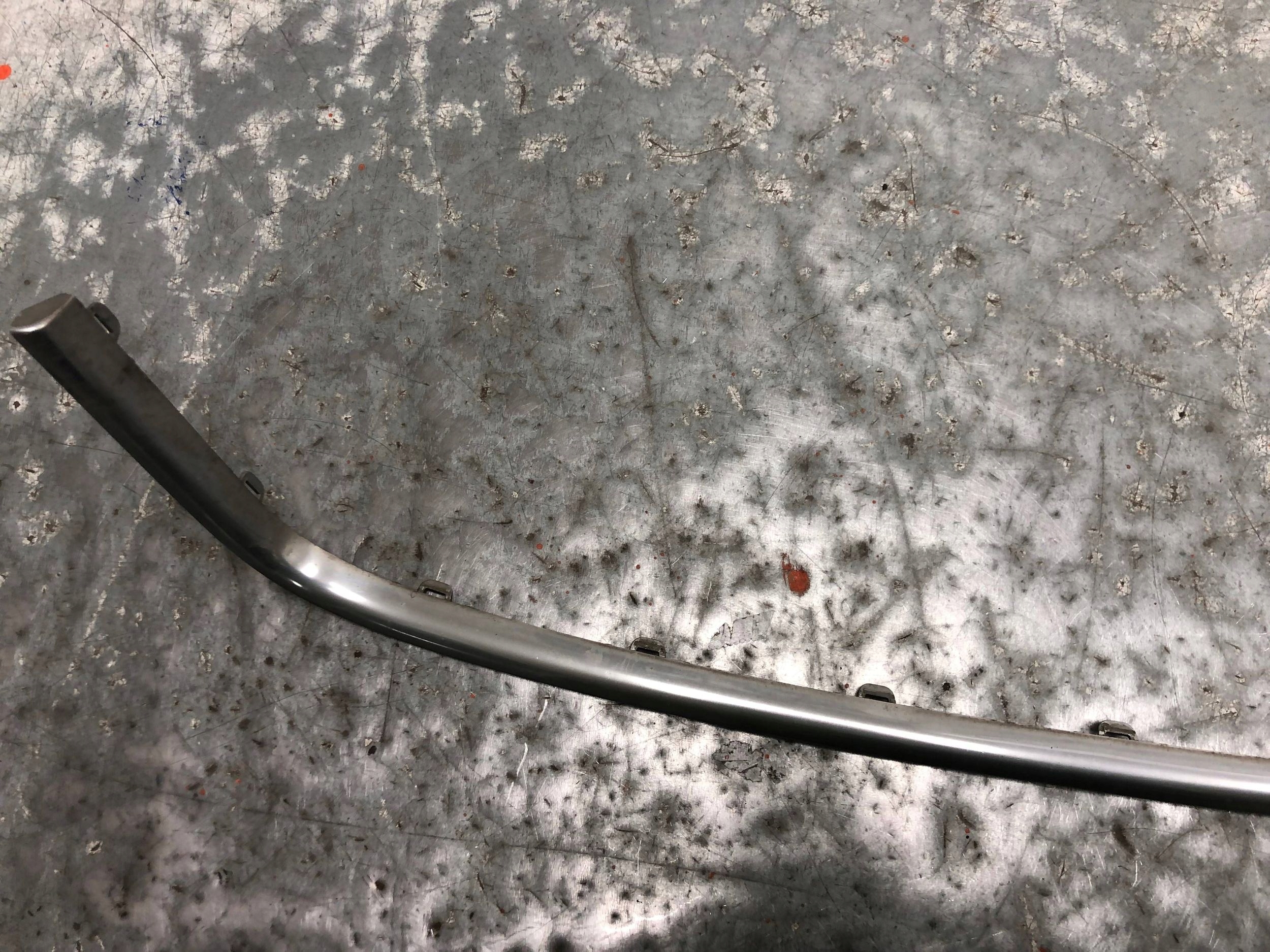 lišta CHROM nárazníku předek VW TOURAN 1T0853101