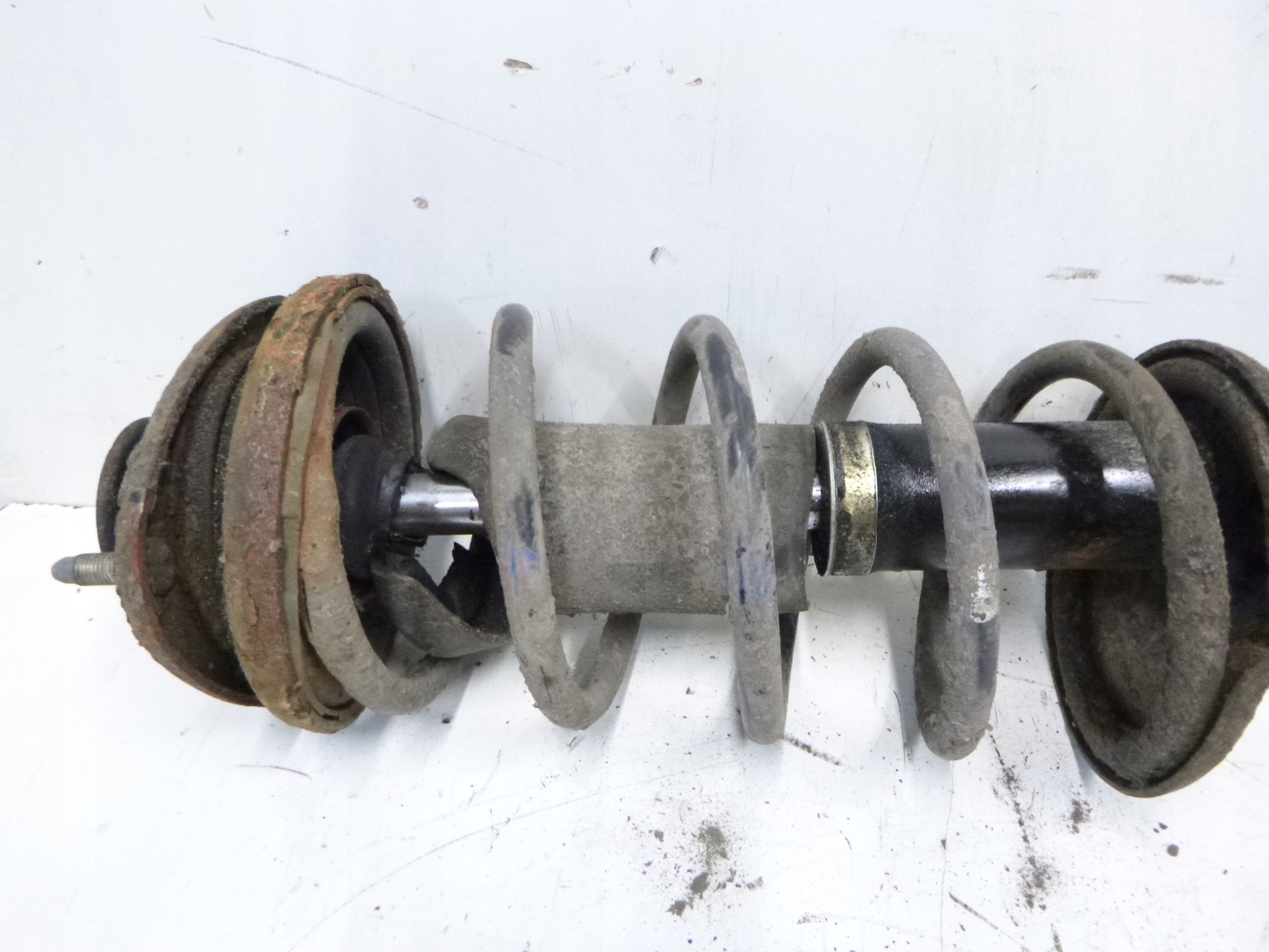 shock absorber front left Honda HRV 1.6 1999r. 51602-S2H
