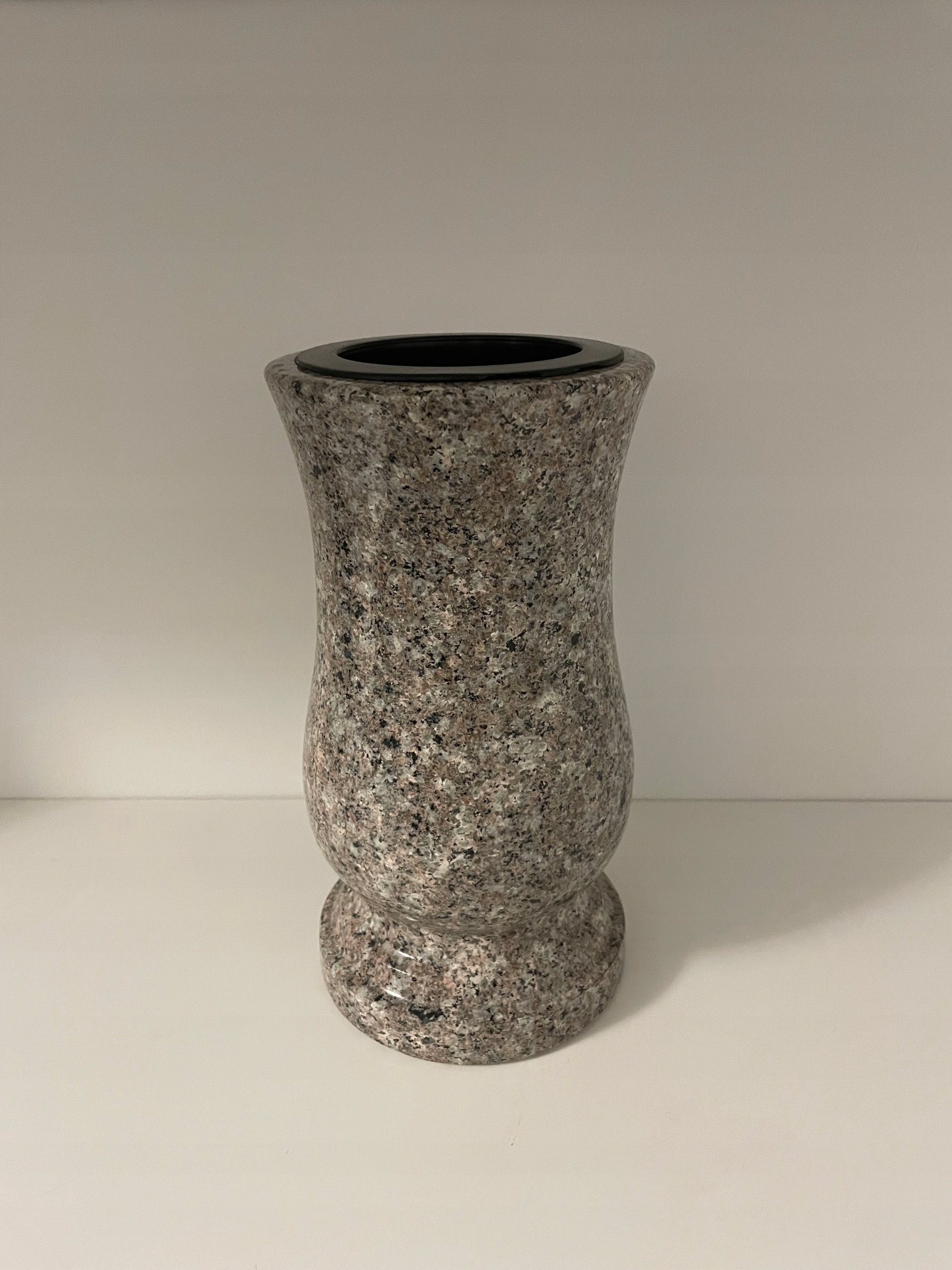 Wazon granit Tulipan Szwed, Impala, Brąz Królewski Wysokość produktu 29 cm