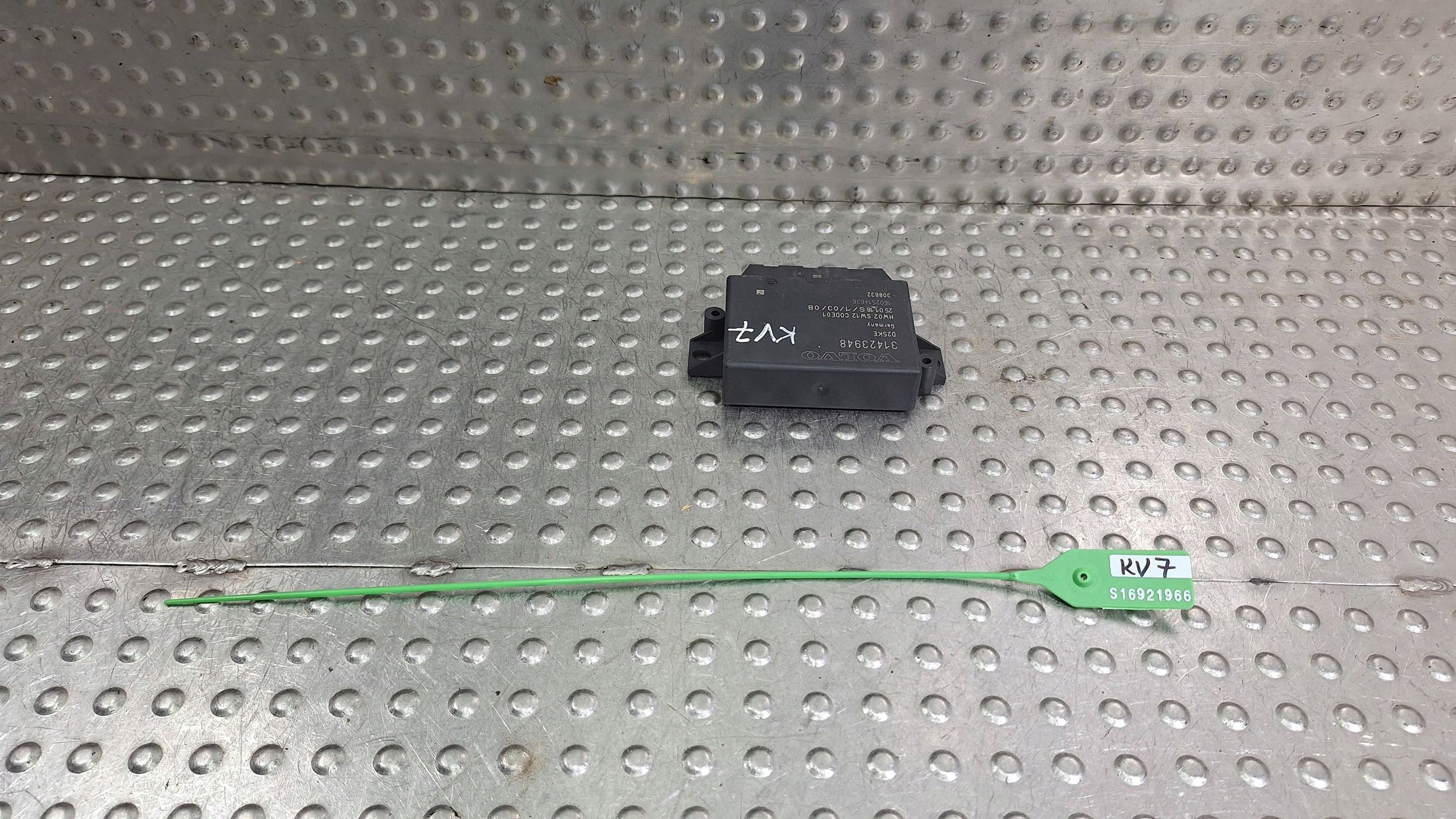 module control unit PARKTRONIC reversing PDC 31423948 VOLVO V60 S60 II V40 XC60