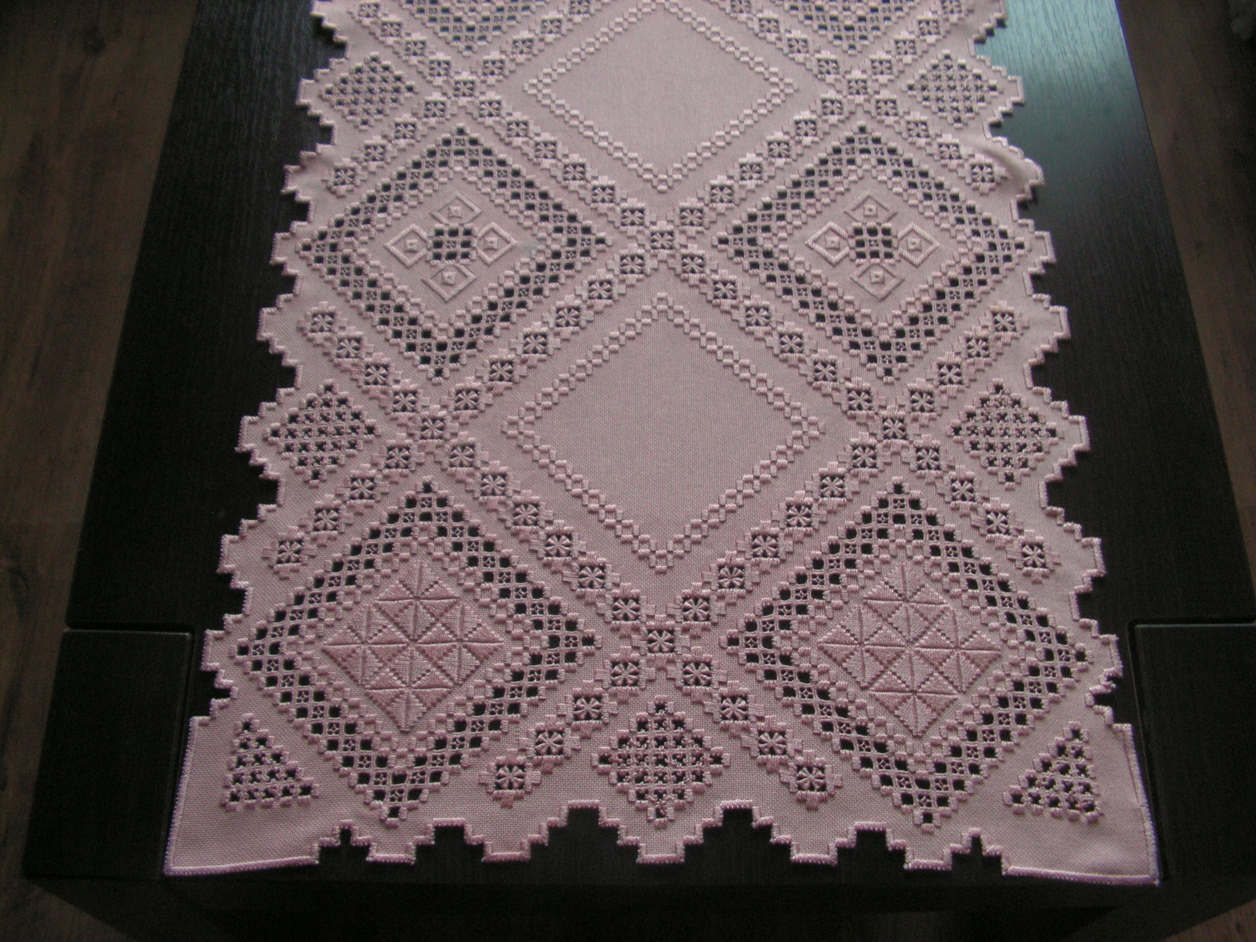 Милая Вышитая Скатерть