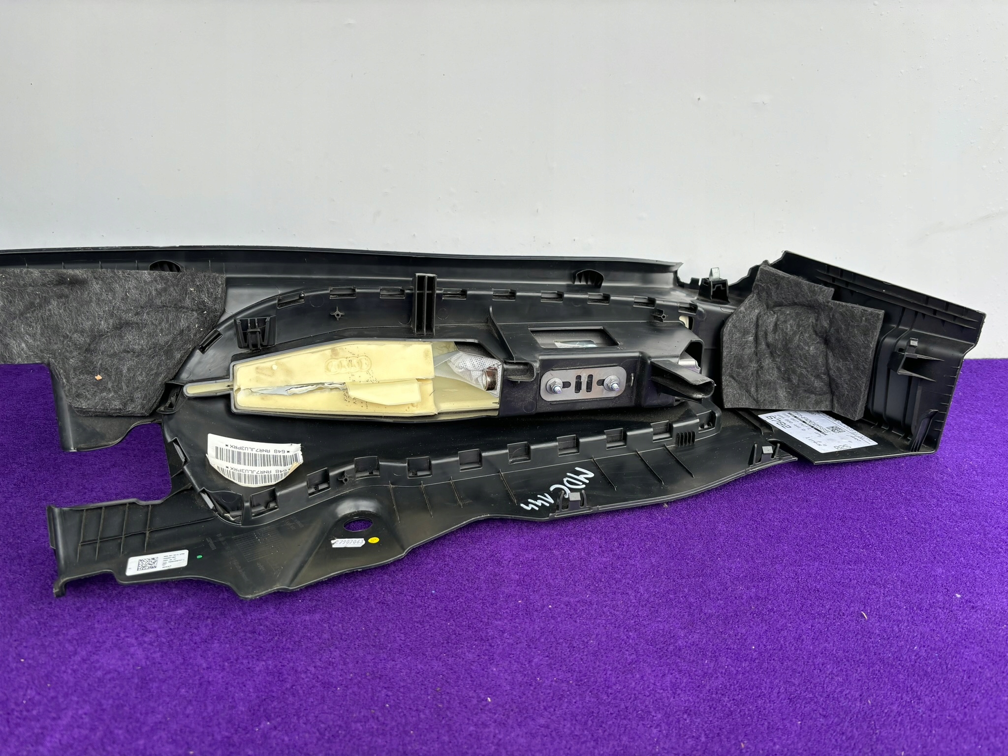AUDI Q4 E-TRON left airbag side airbag side SLUPKA MDC144