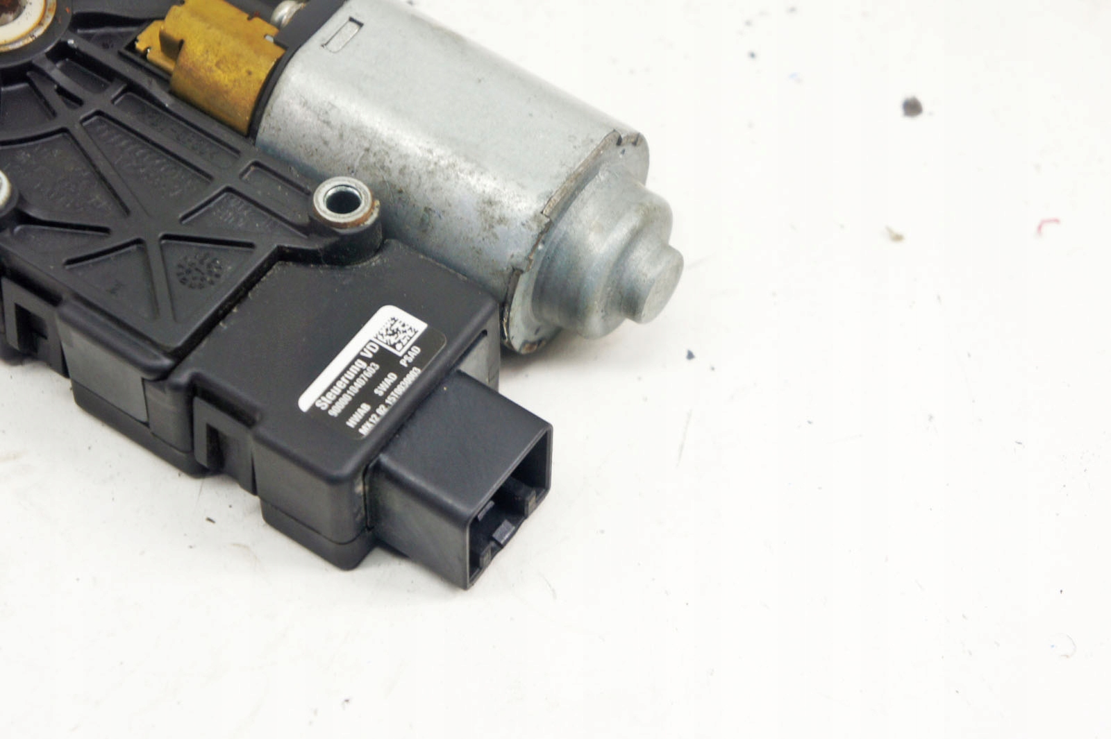 FR3B-76533A24-AD - Kd323 Ford Mustang VI Roof Reclining Motor