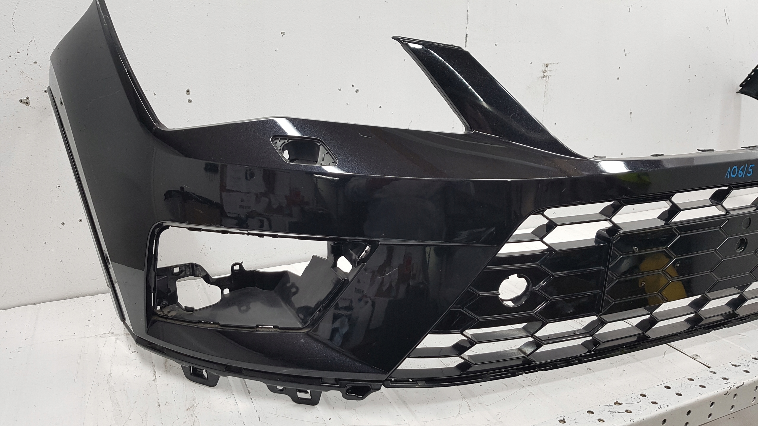 SEAT ATECA 575 16- ZDERZAK PRZÓD KRATKA Producent części Seat