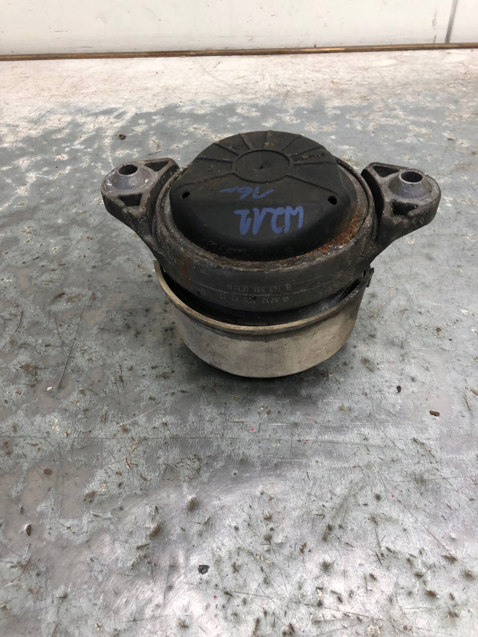 holder engine mount MERCEDES W212 A2122403317