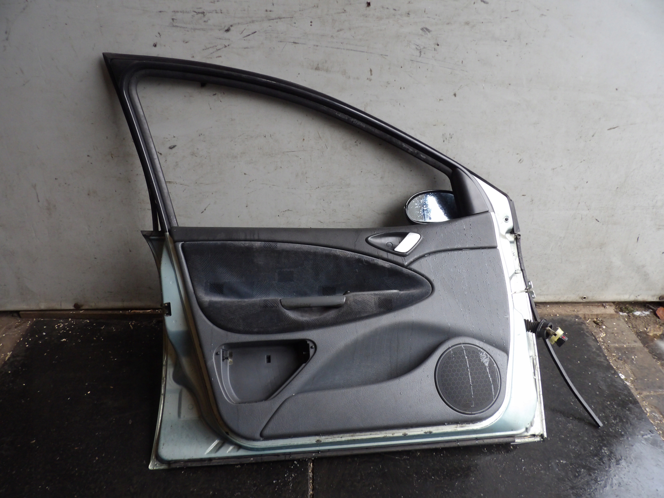 Citroen C5 and door front left lak. KRSC sedan