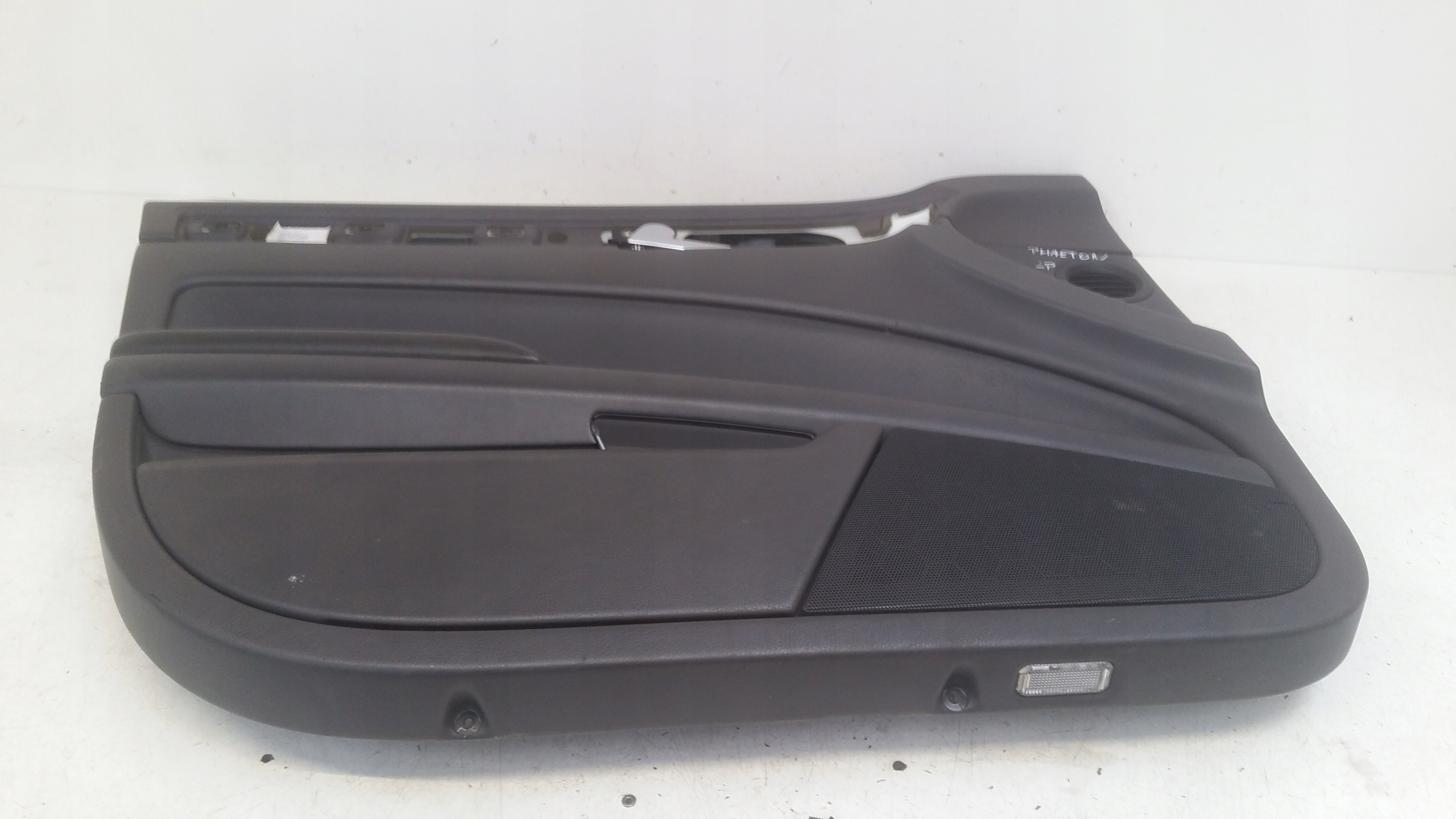 side skorzany left front VW Phaeton