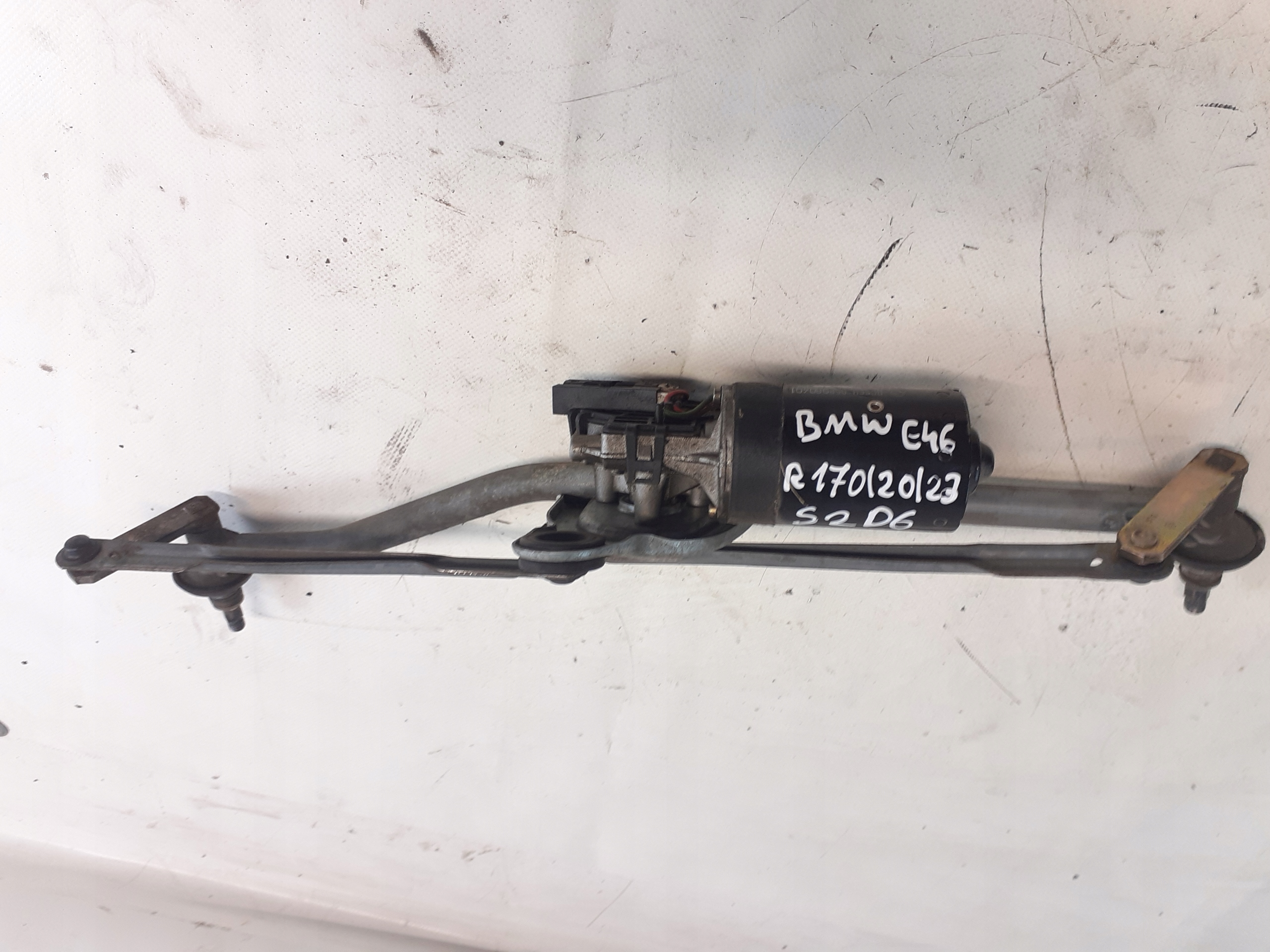 Wischergestänge vorne BMW E46