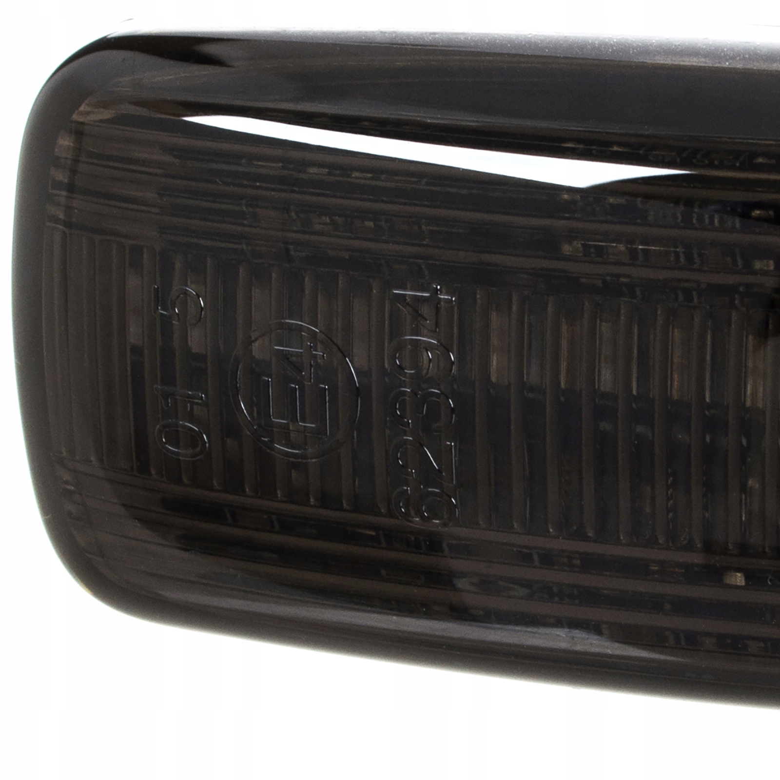 KIERUNKOWSKAZY DYNAMICZNE LED do AUDI A6 C5 A8 4D Kolor klosza dymiony